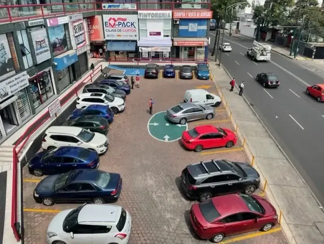 Local Comercial Spot2