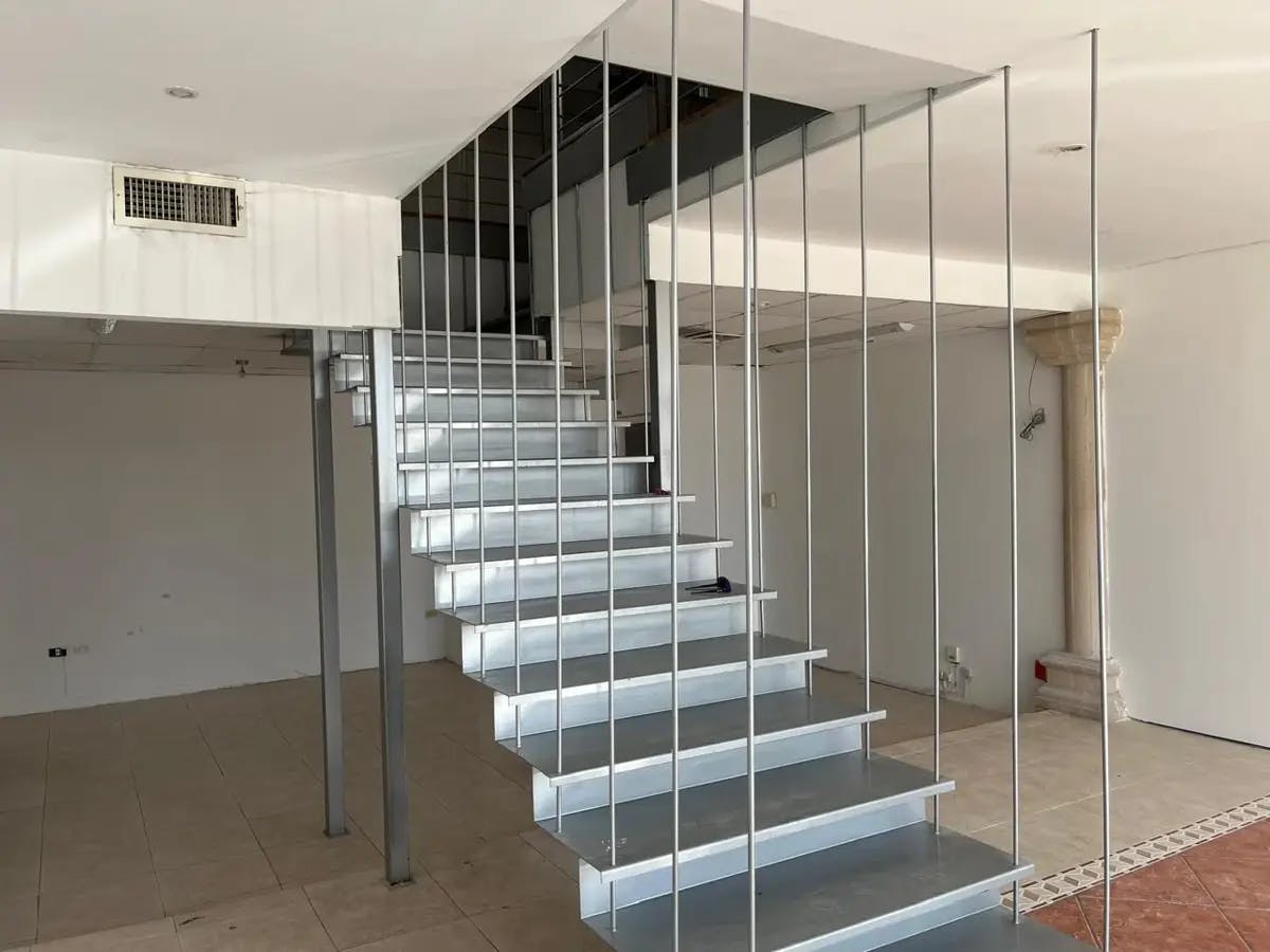 Local Comercial Spot2