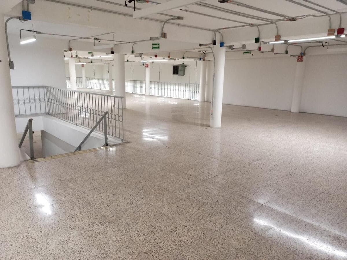 Local Comercial Spot2