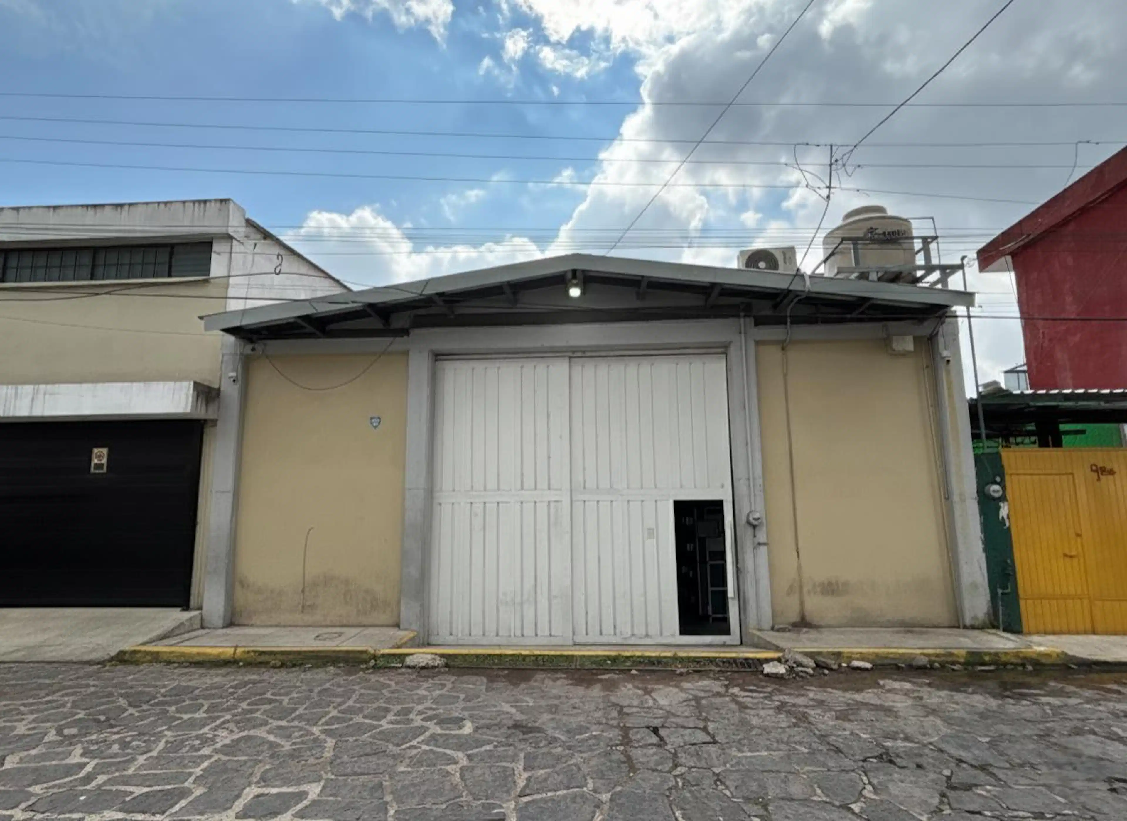Bodega Comercial En Venta A Media Cuadra De Maestros Veracruzanos S/N