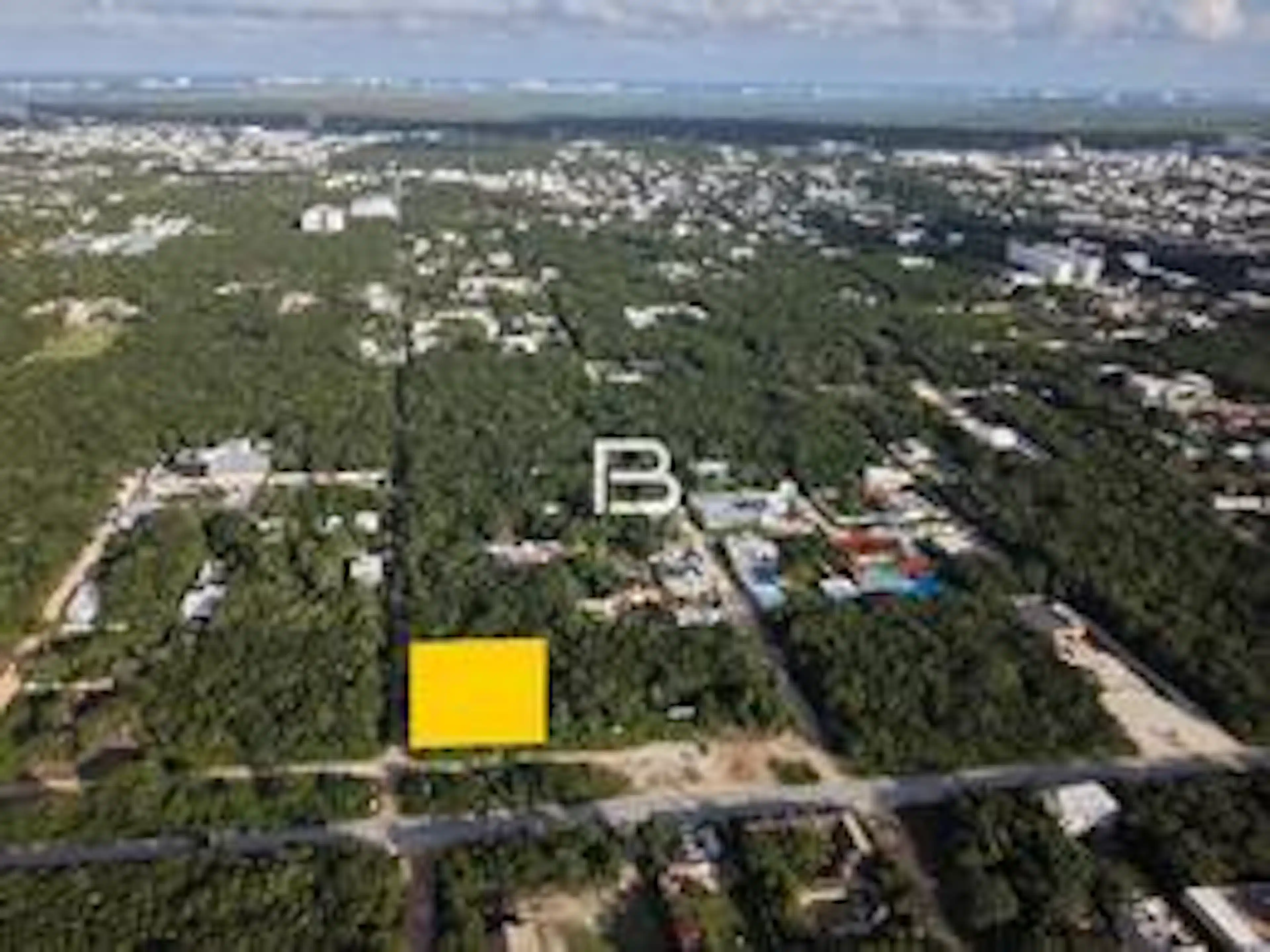 Terreno en Renta en Cancun Prolongacion La Luna Suelo Mixto