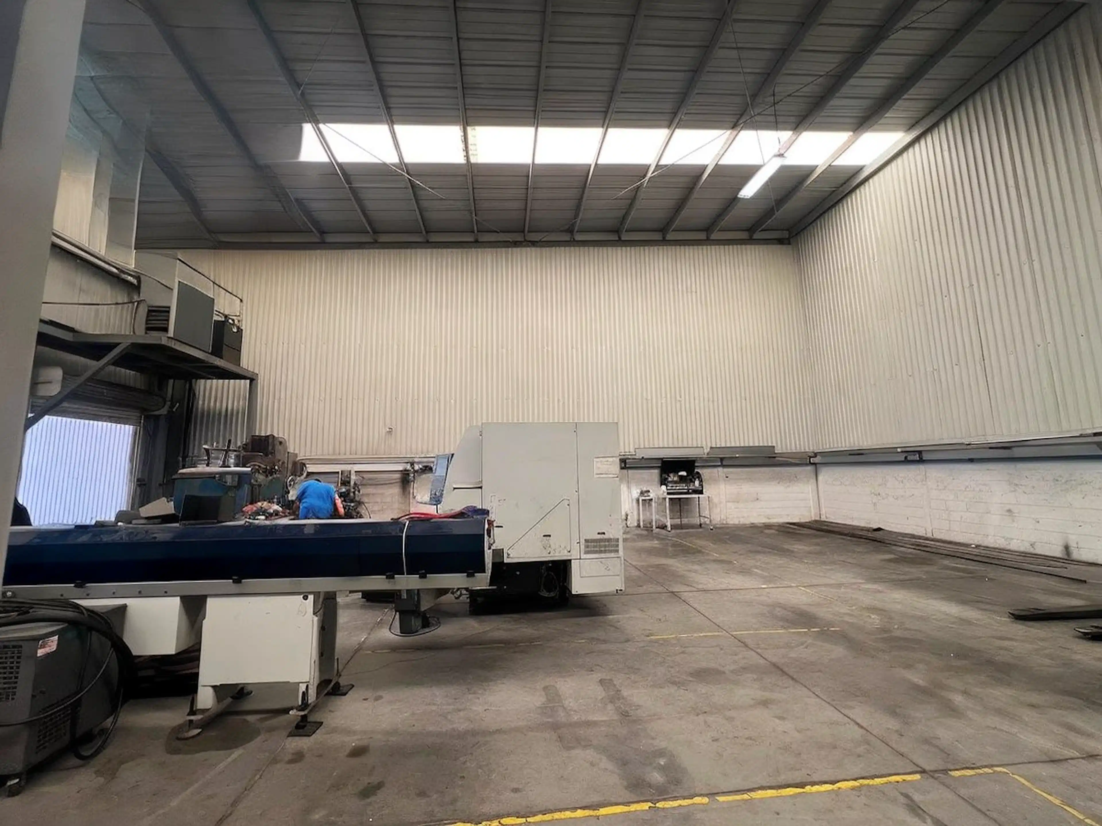 RENTA DE BODEGA DE 410 M2. ZONA IND STA ROSA J.