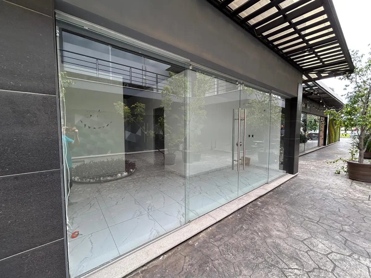 Local Comercial Spot2