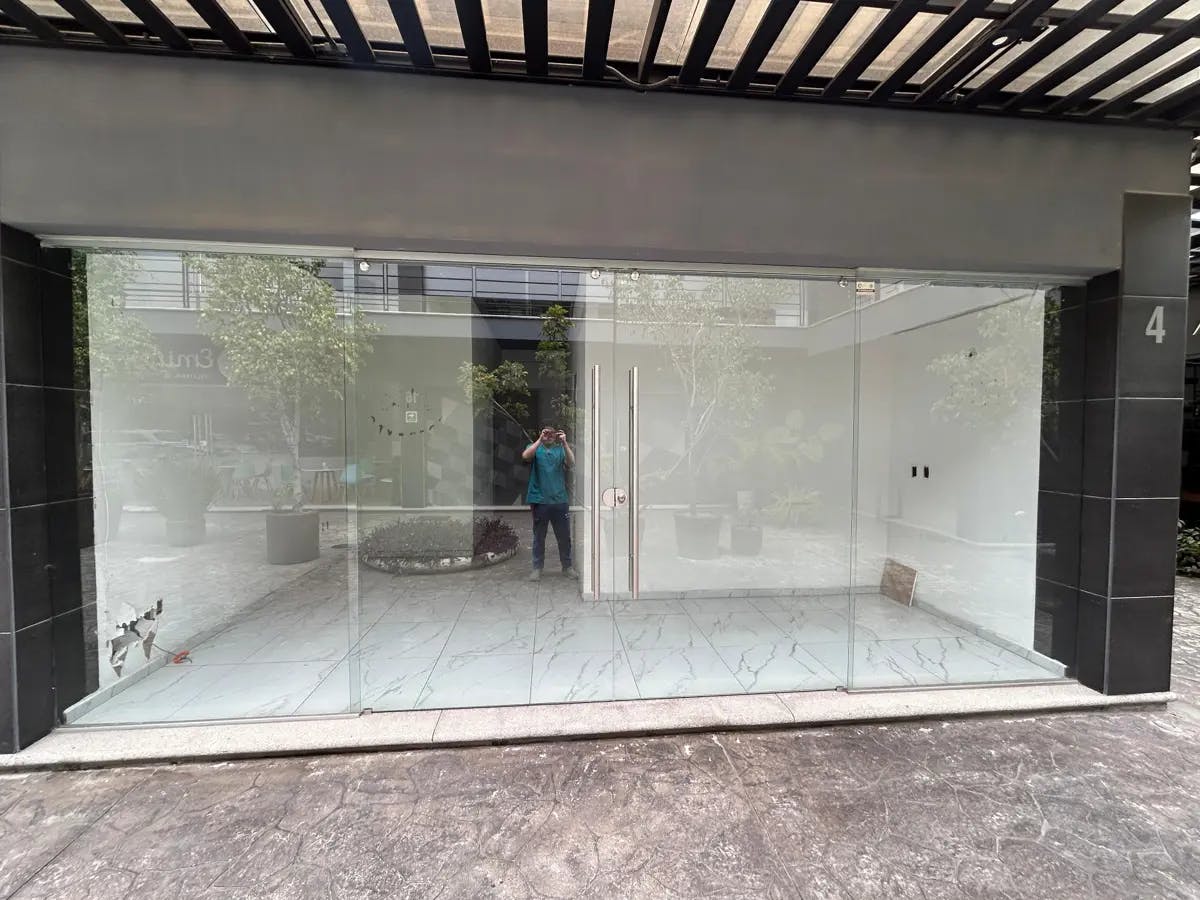 Local Comercial Spot2