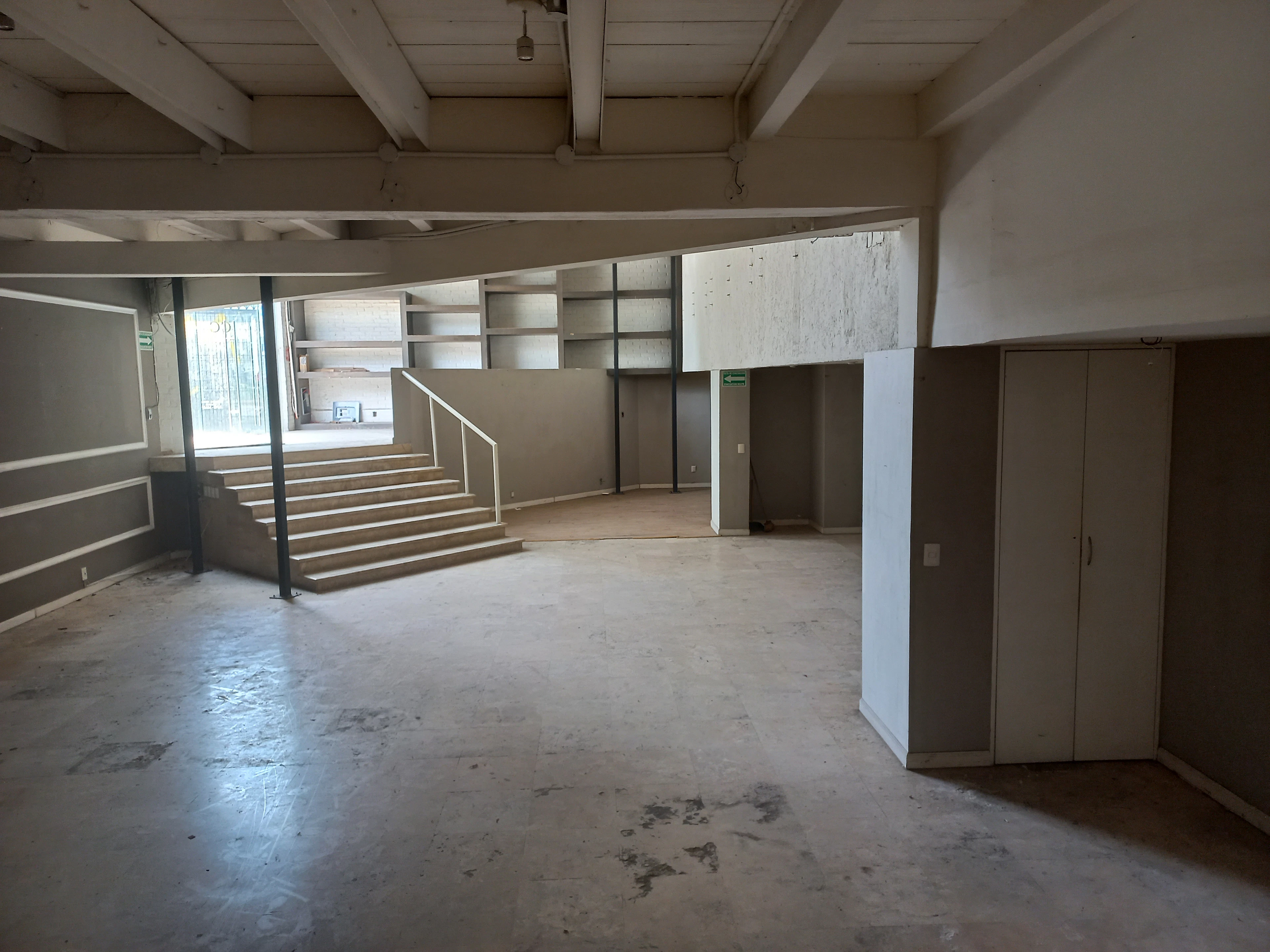 Local Comercial Spot2