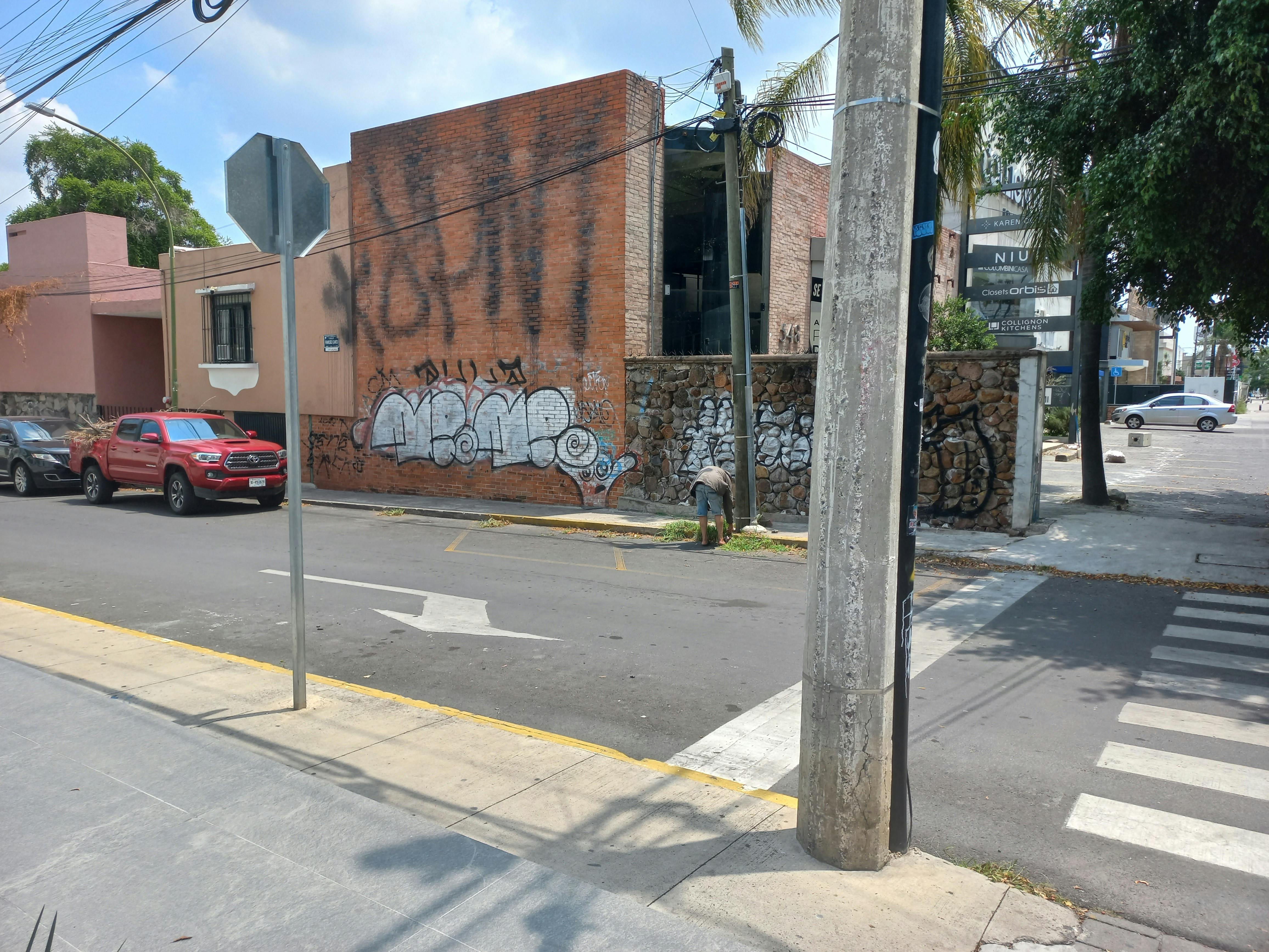 Local Comercial Spot2