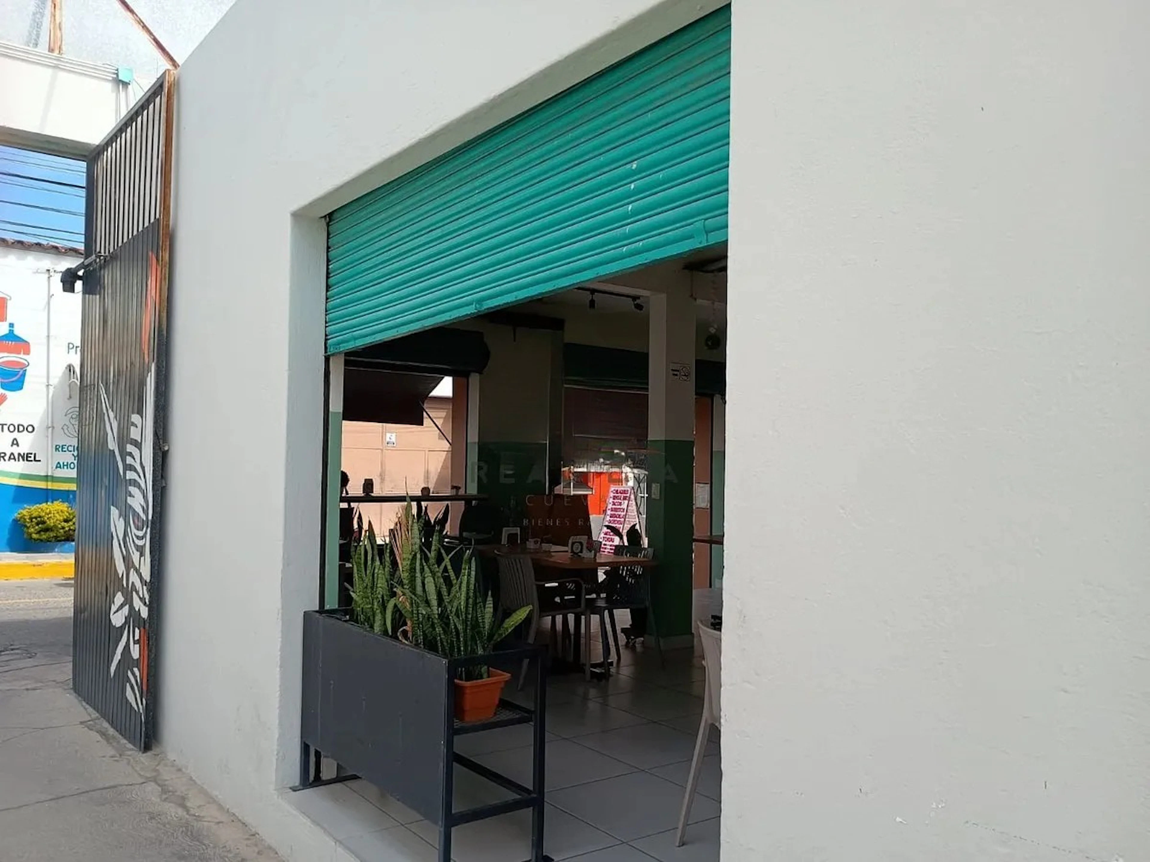 Local Comercial Spot2