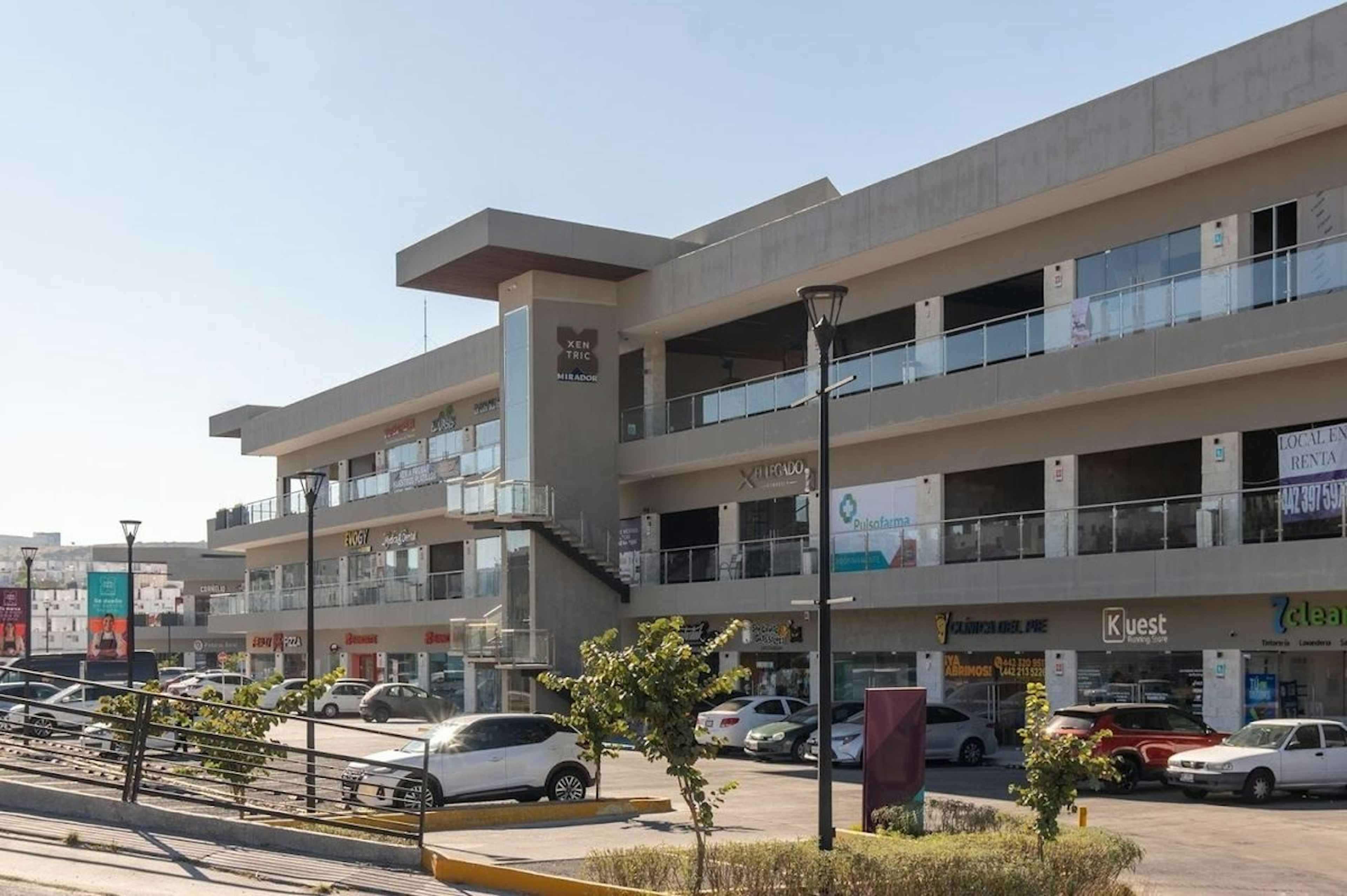 Av. Paseo Monte Miranda