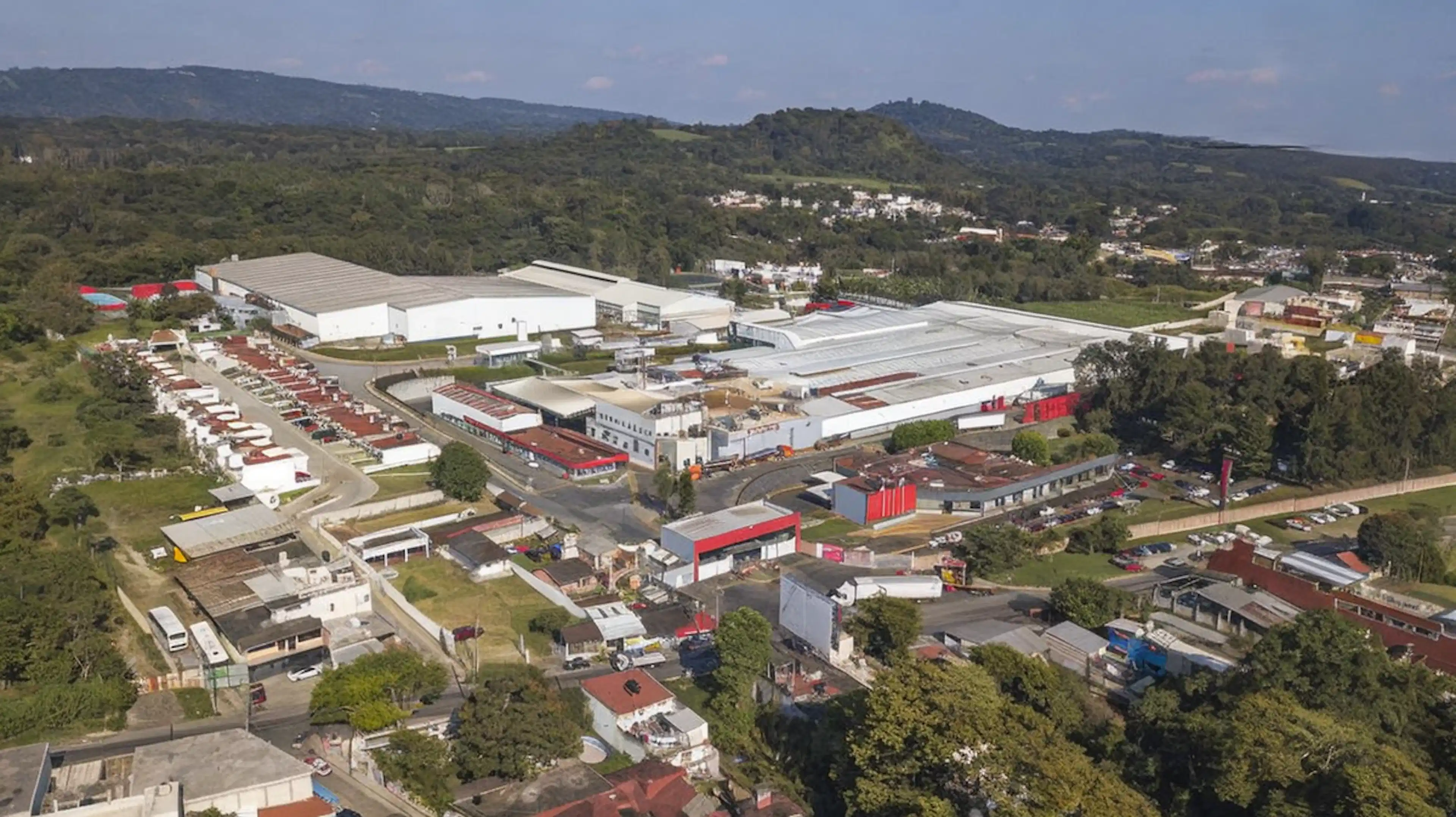 AMPLIO TERRENO EN COATEPEC, EXCELENTE UBICACIÓN, CERCA DE FEMSA