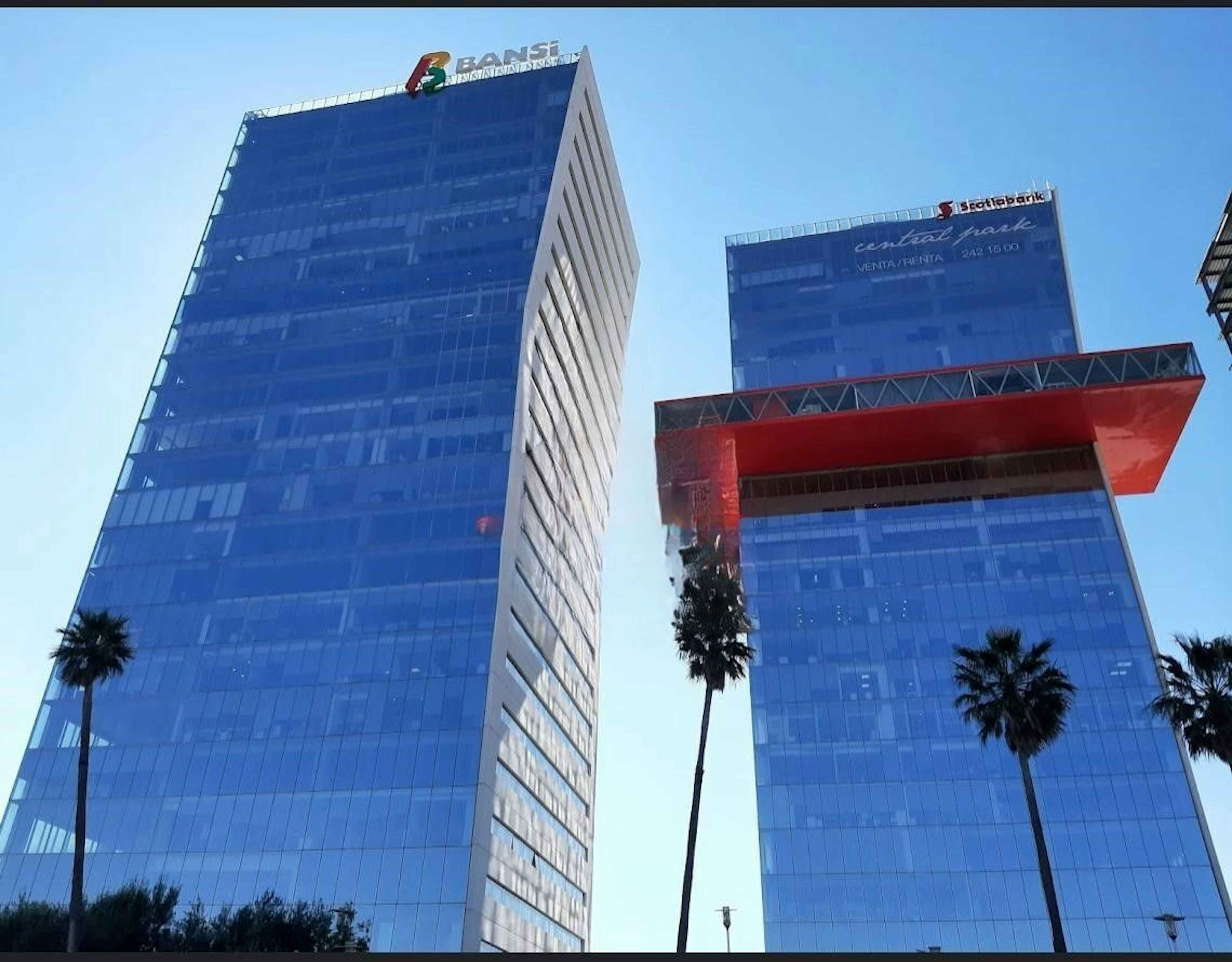 Prolongación Bernardo Quintana 2001