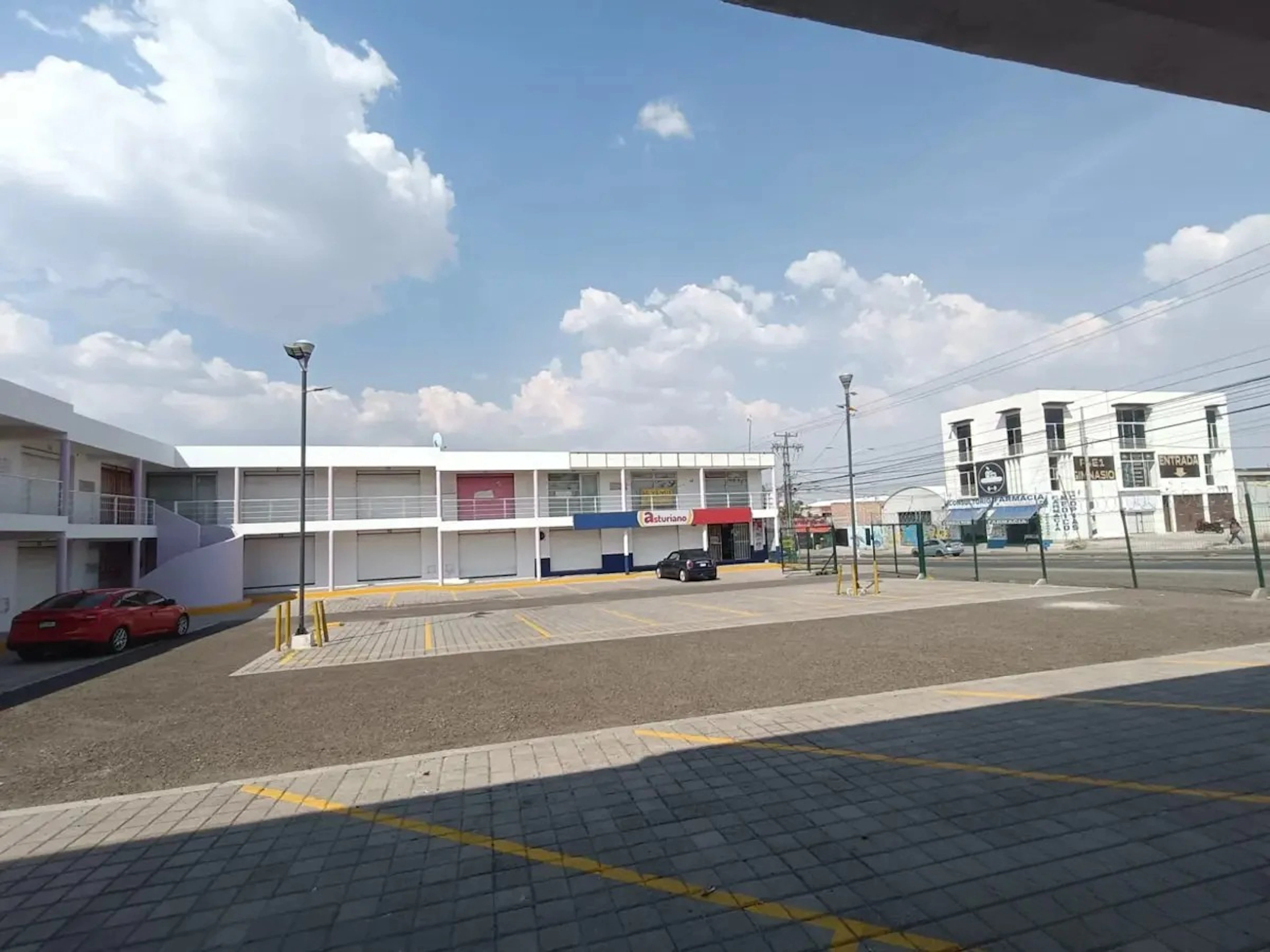 Local Comercial Spot2