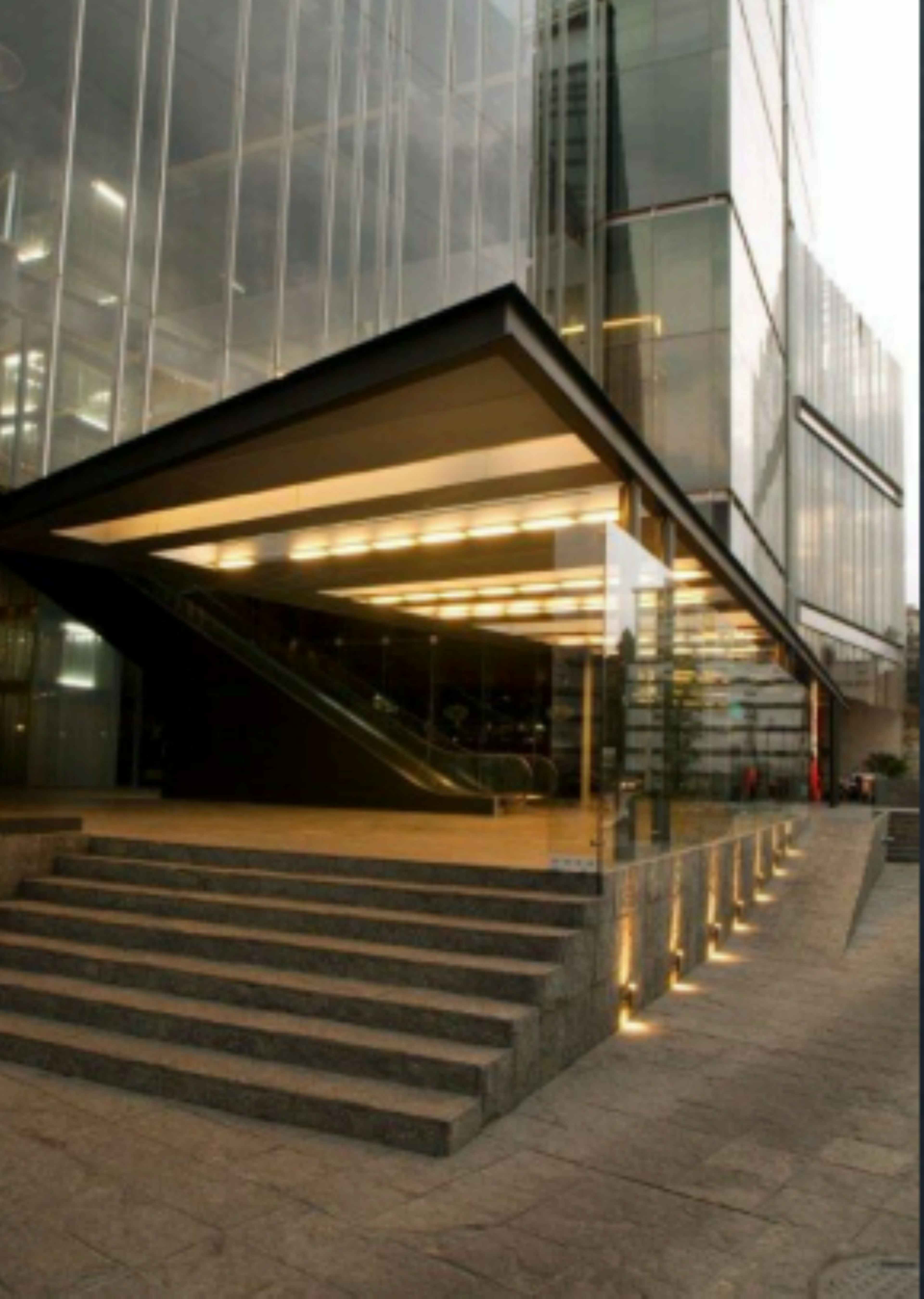 Juan Salvador Agraz 37