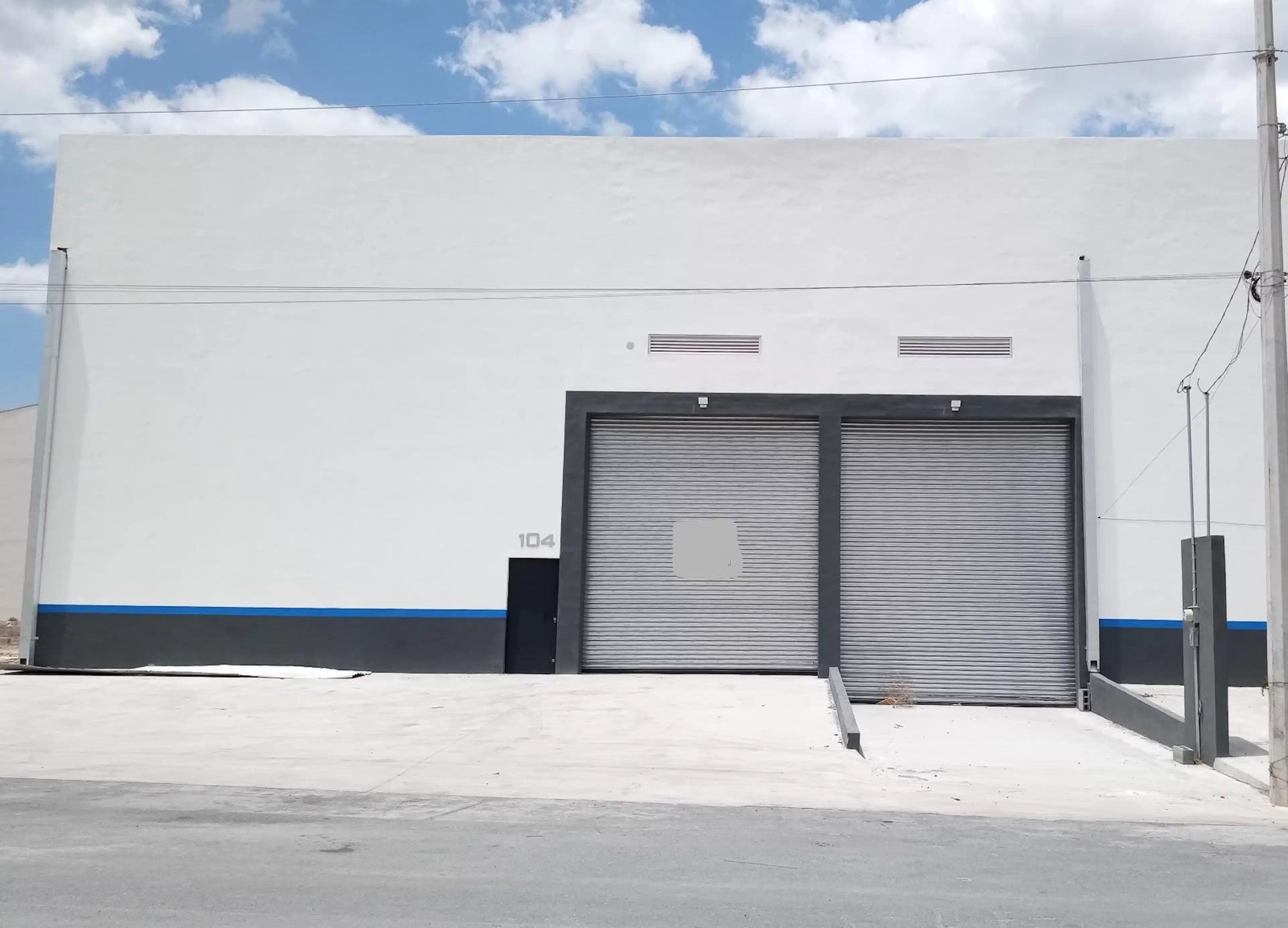 BODEGA INDUSTRIAL EN RENTA EN SANTA CATARINA S/N