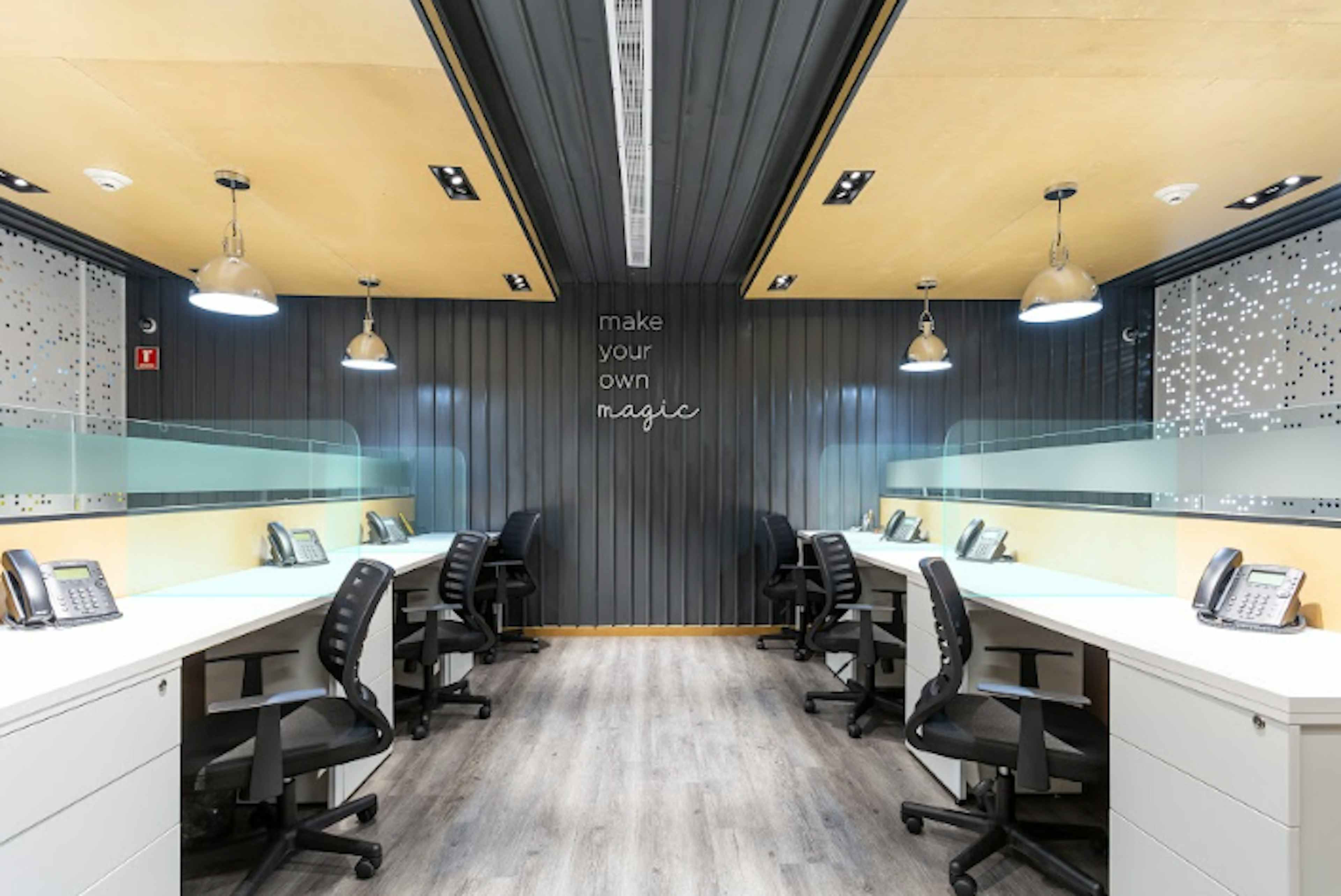 Oficina De 4-6 Personas