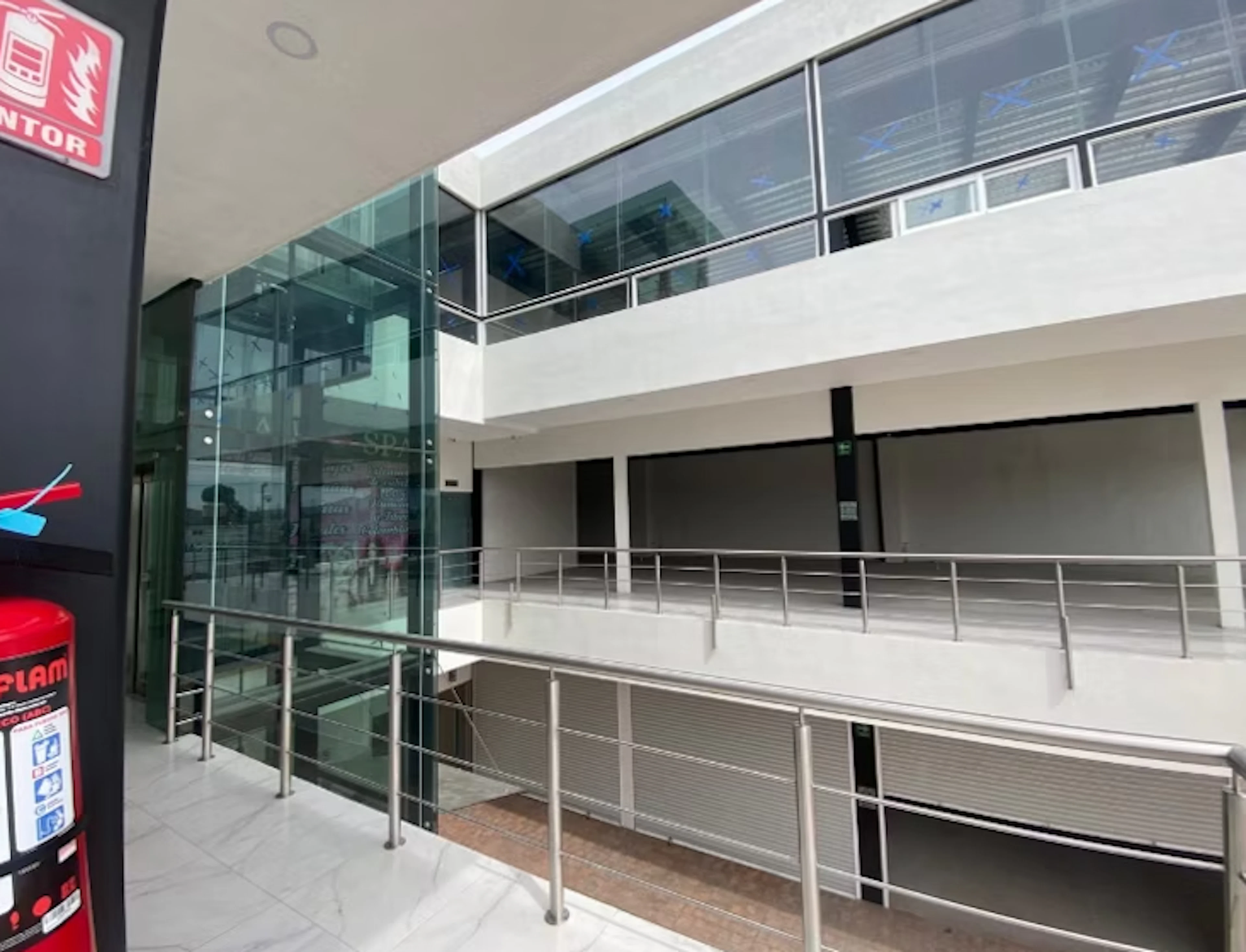 Local Comercial Spot2