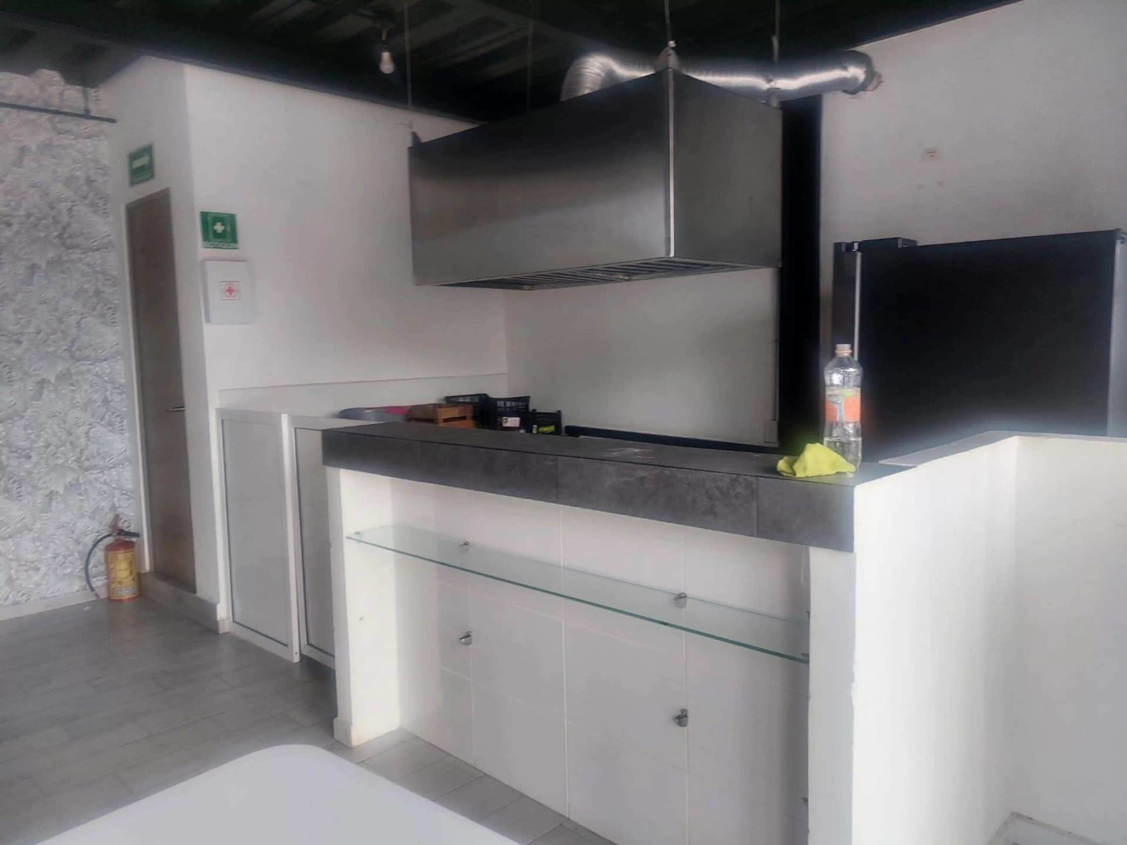 Se Renta Local, Echegaray S/N