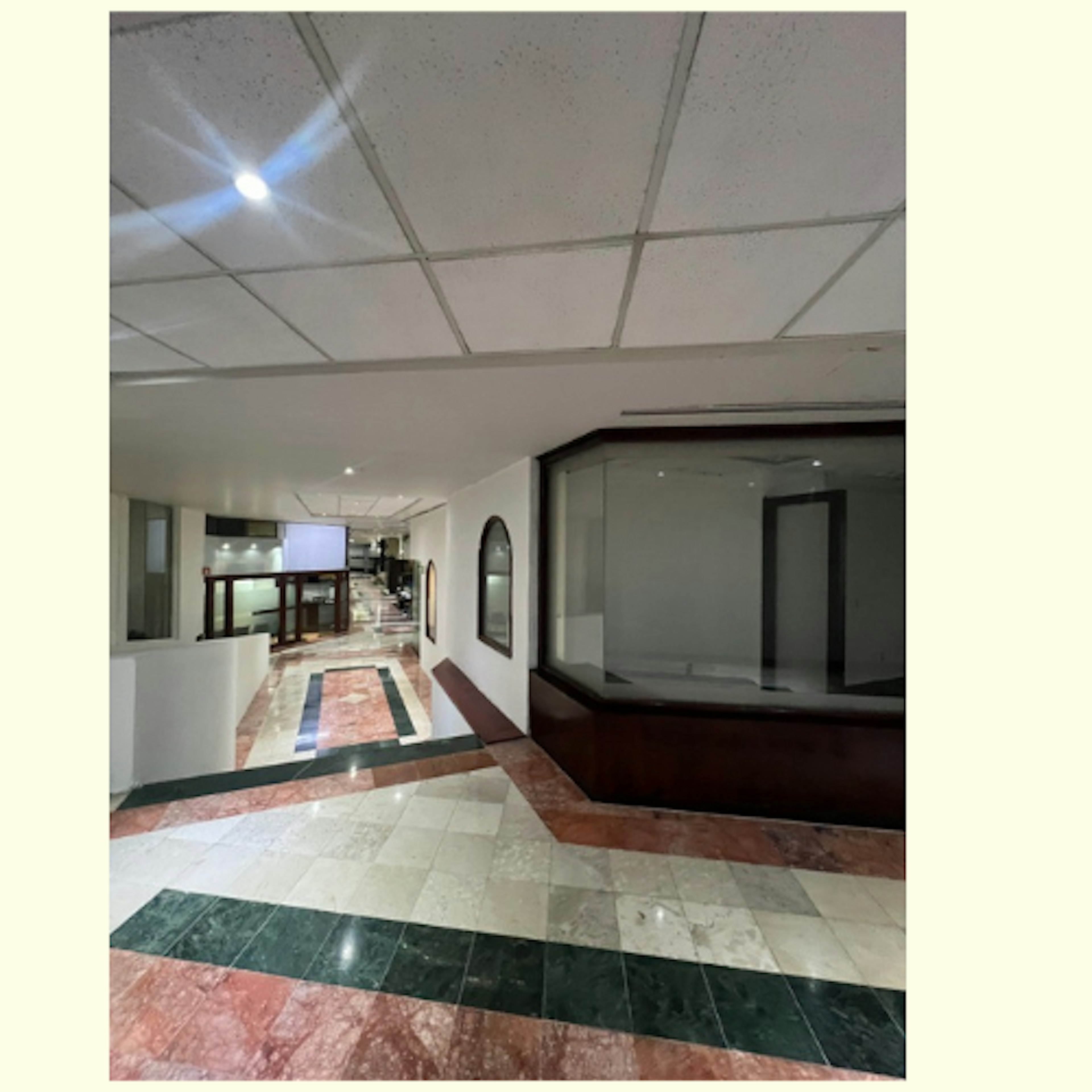 Local 6 - Zona D- Pb-photo