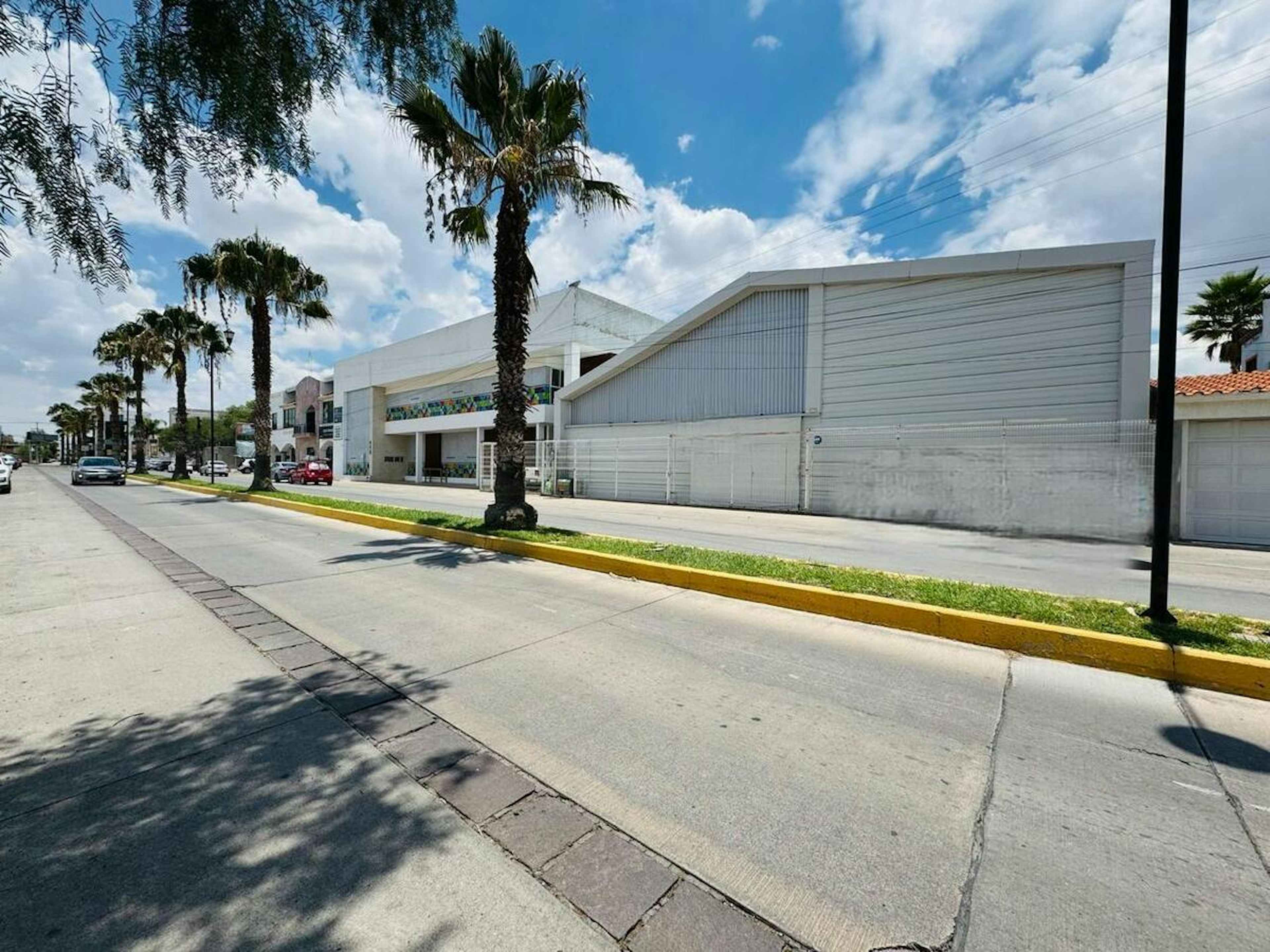 Av. Viña Antigua 116