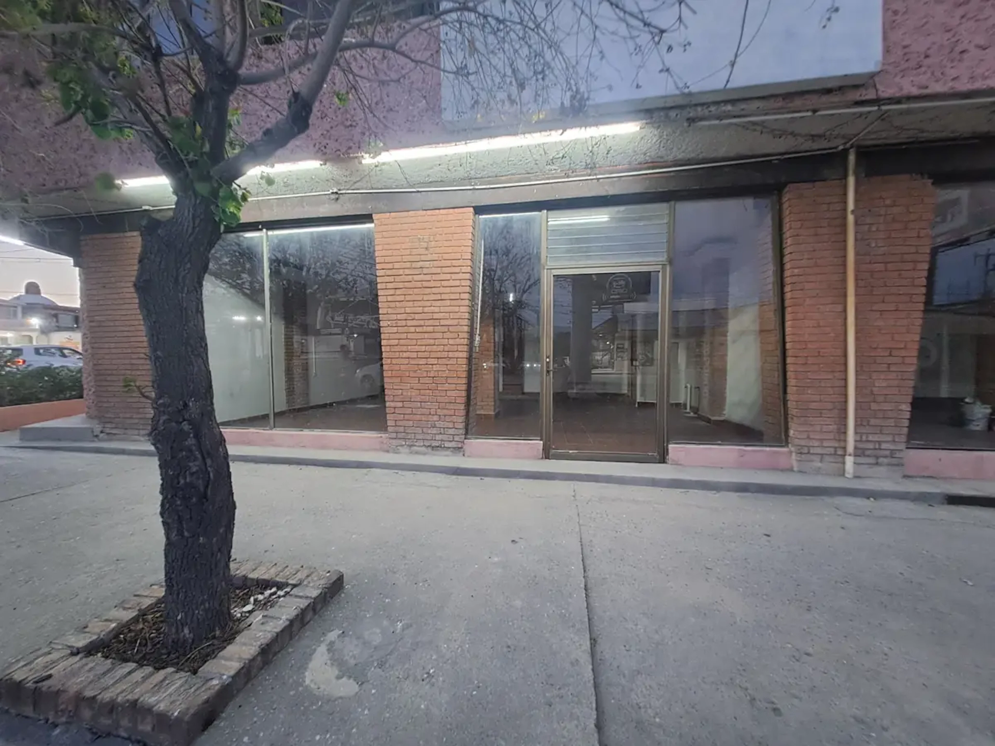 Local Comercial Spot2
