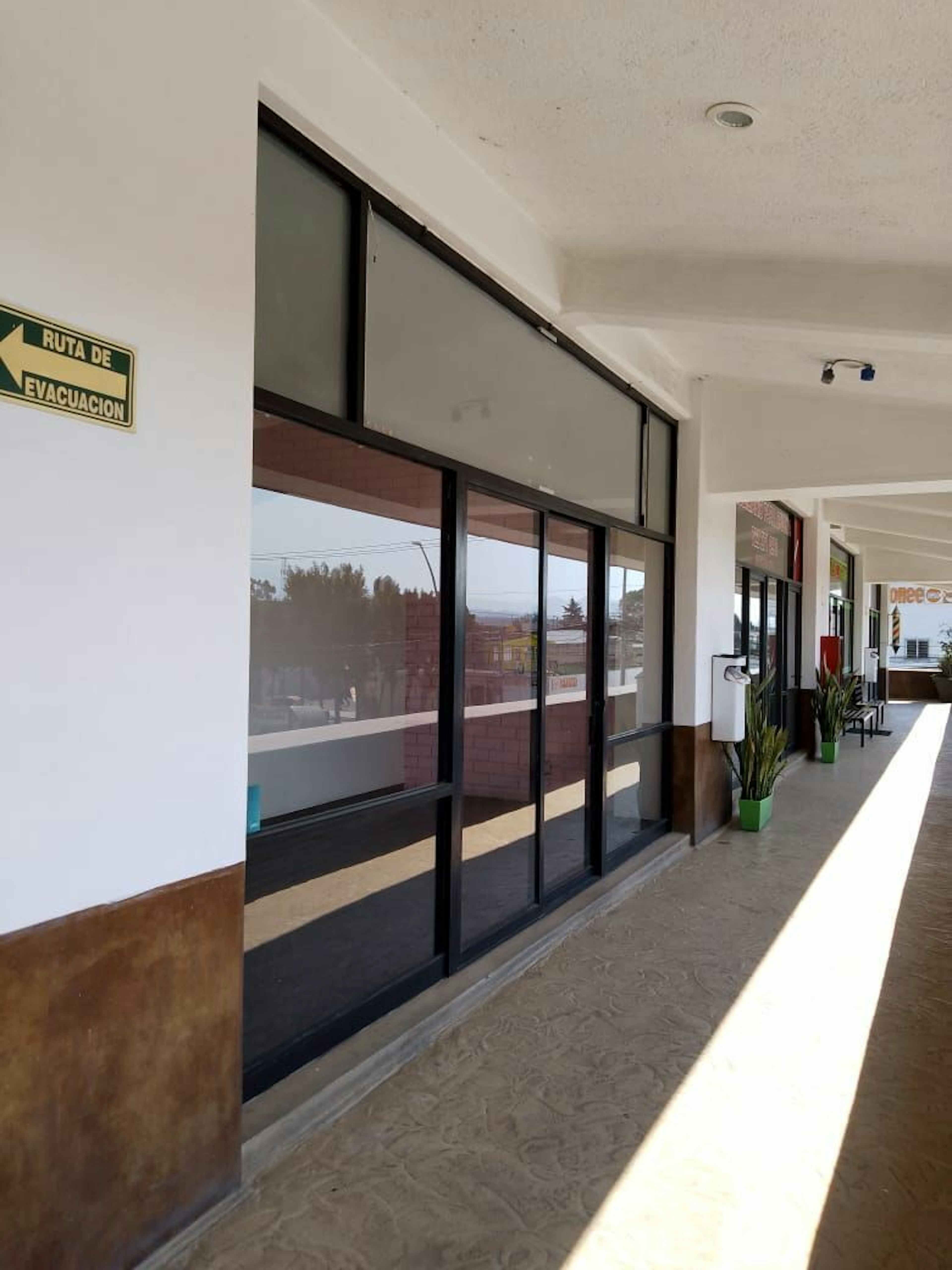 Local Comercial En Paseo San Isidro 400