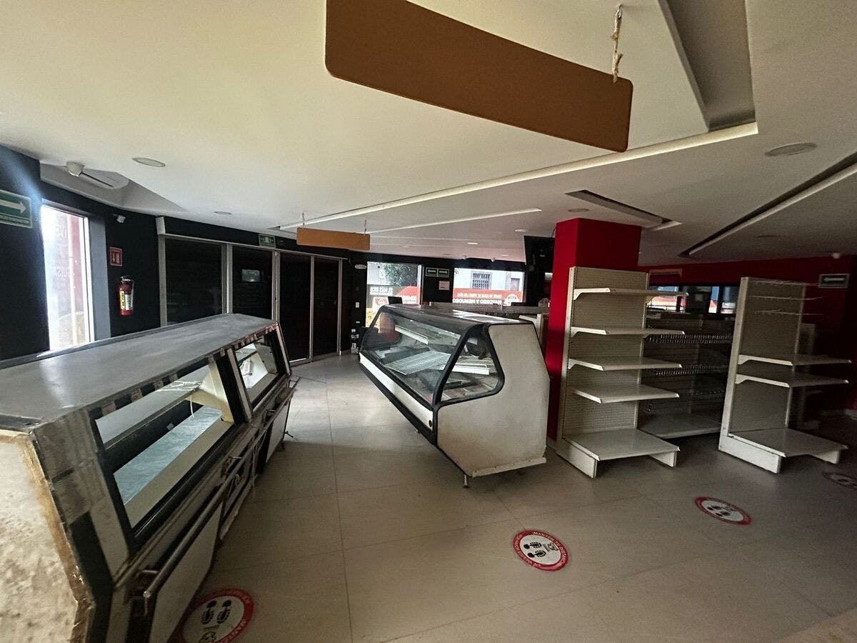 Local Comercial Spot2