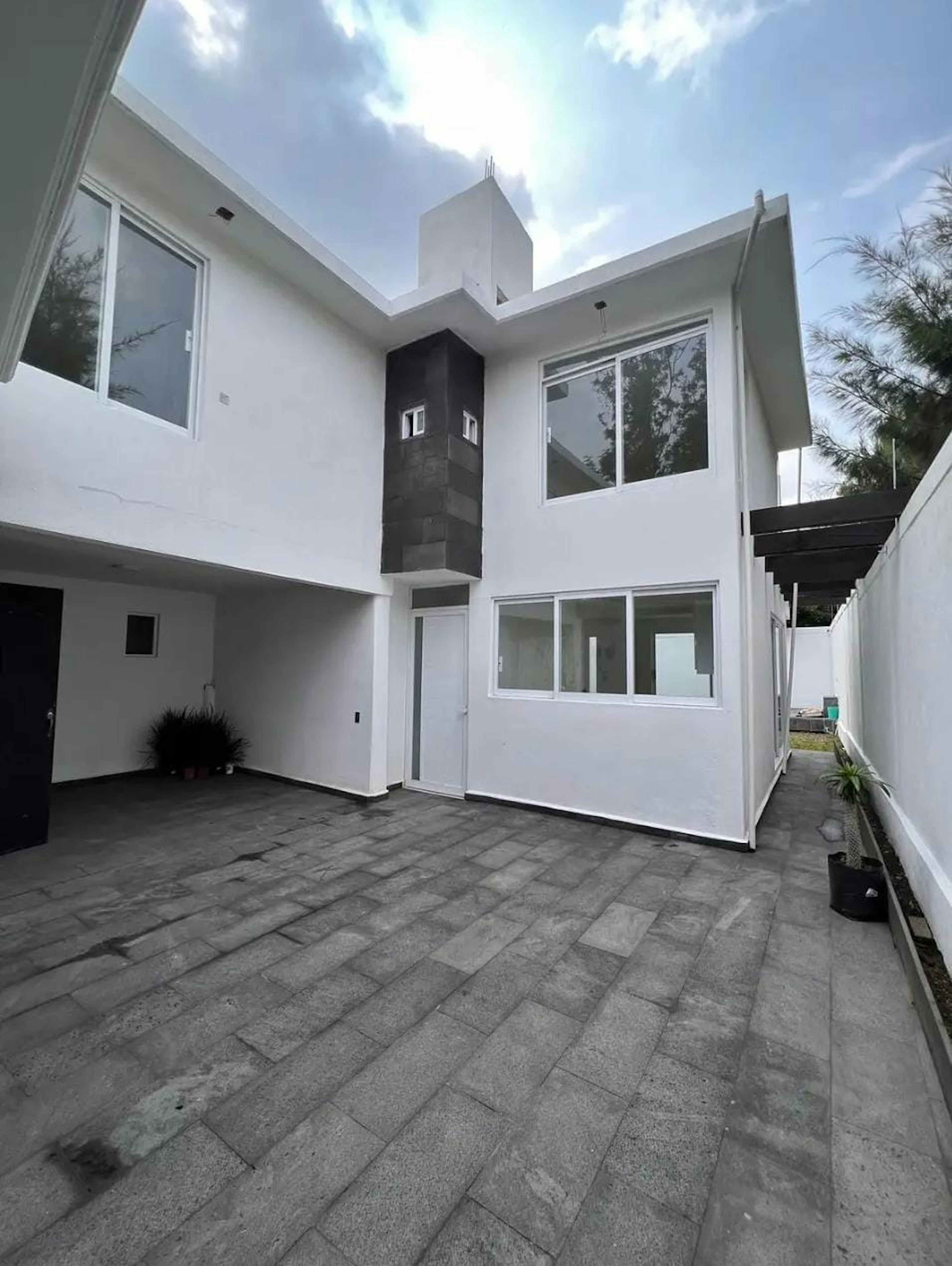 Calle Enrique Carniado Peralta 10