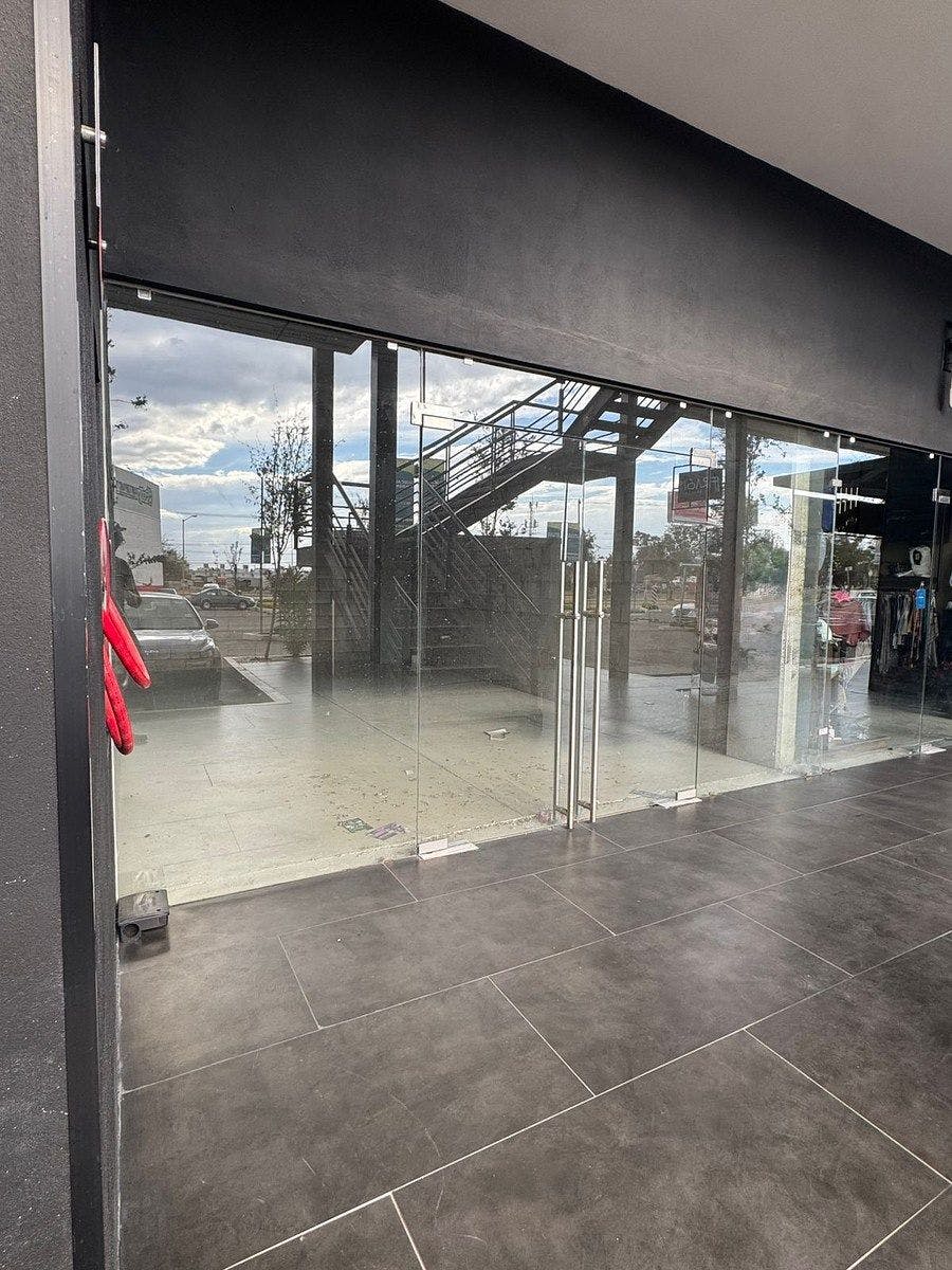 Local Comercial Spot2