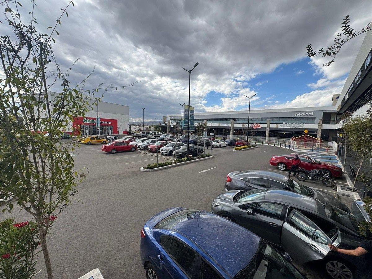 Local Comercial Spot2