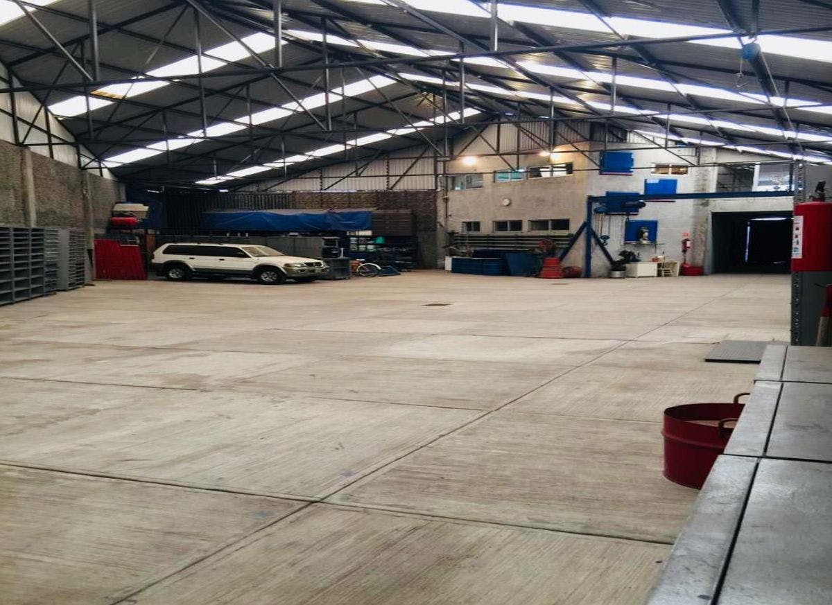 Local Comercial Spot2