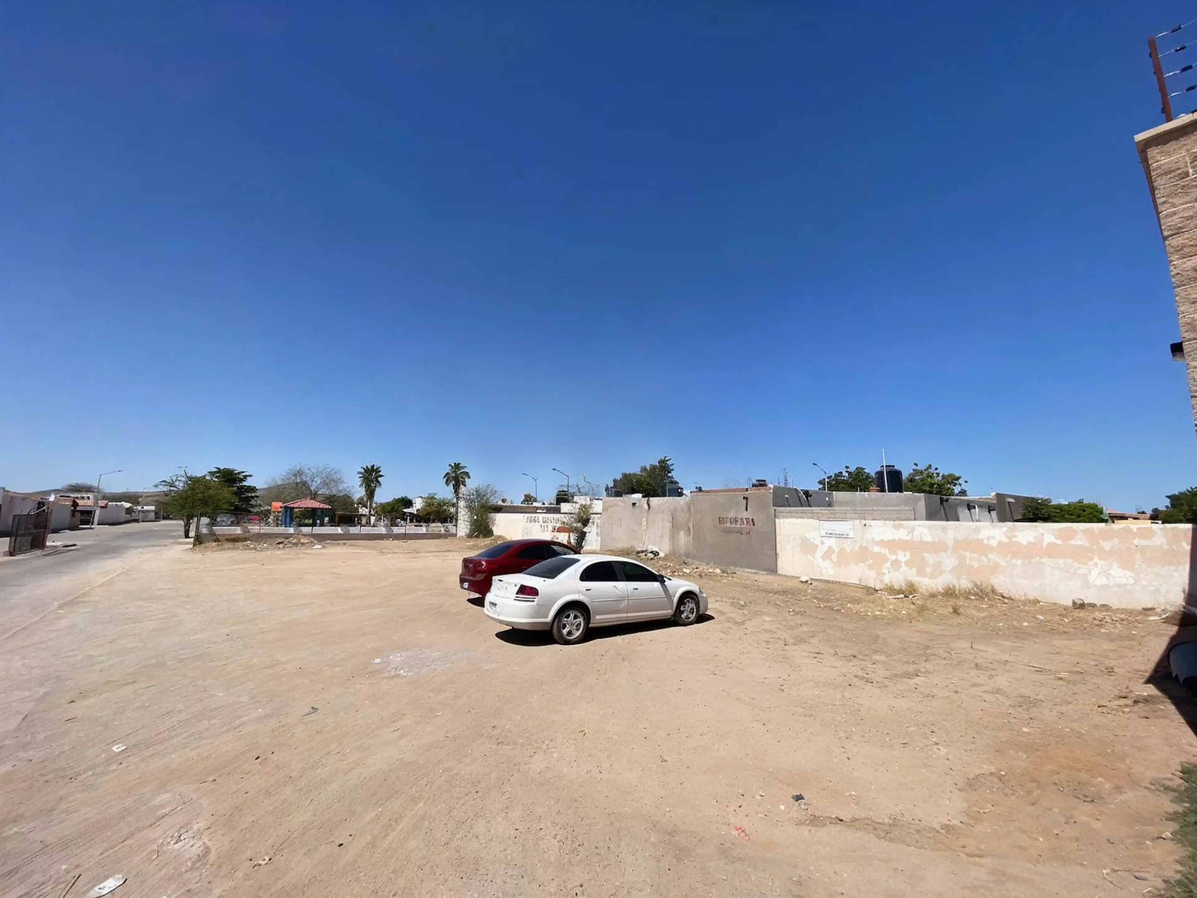 SE VENDE TERRENO COMERCIAL EN ESQUINA EN ROMANZA RESIDENCIAL (NEGOCIABLE)