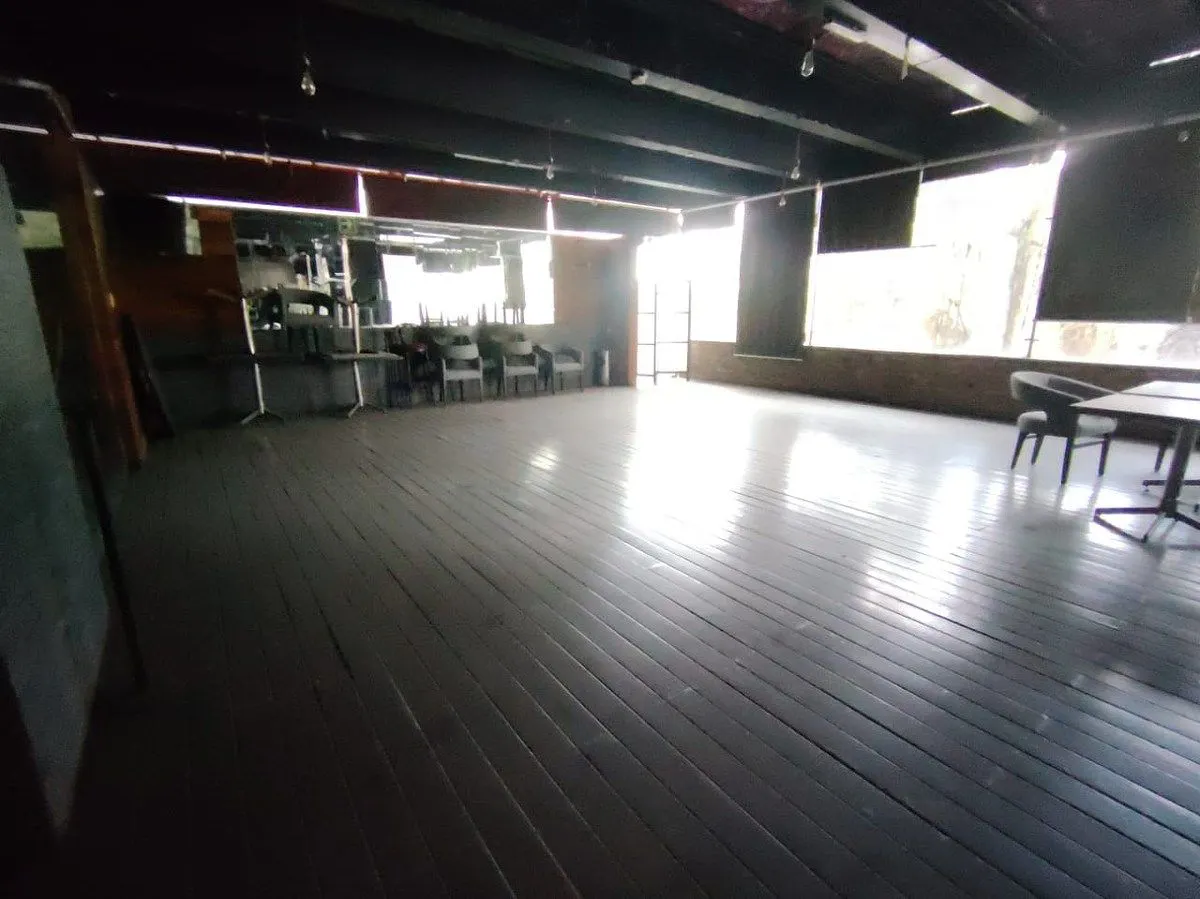 Local Comercial Spot2