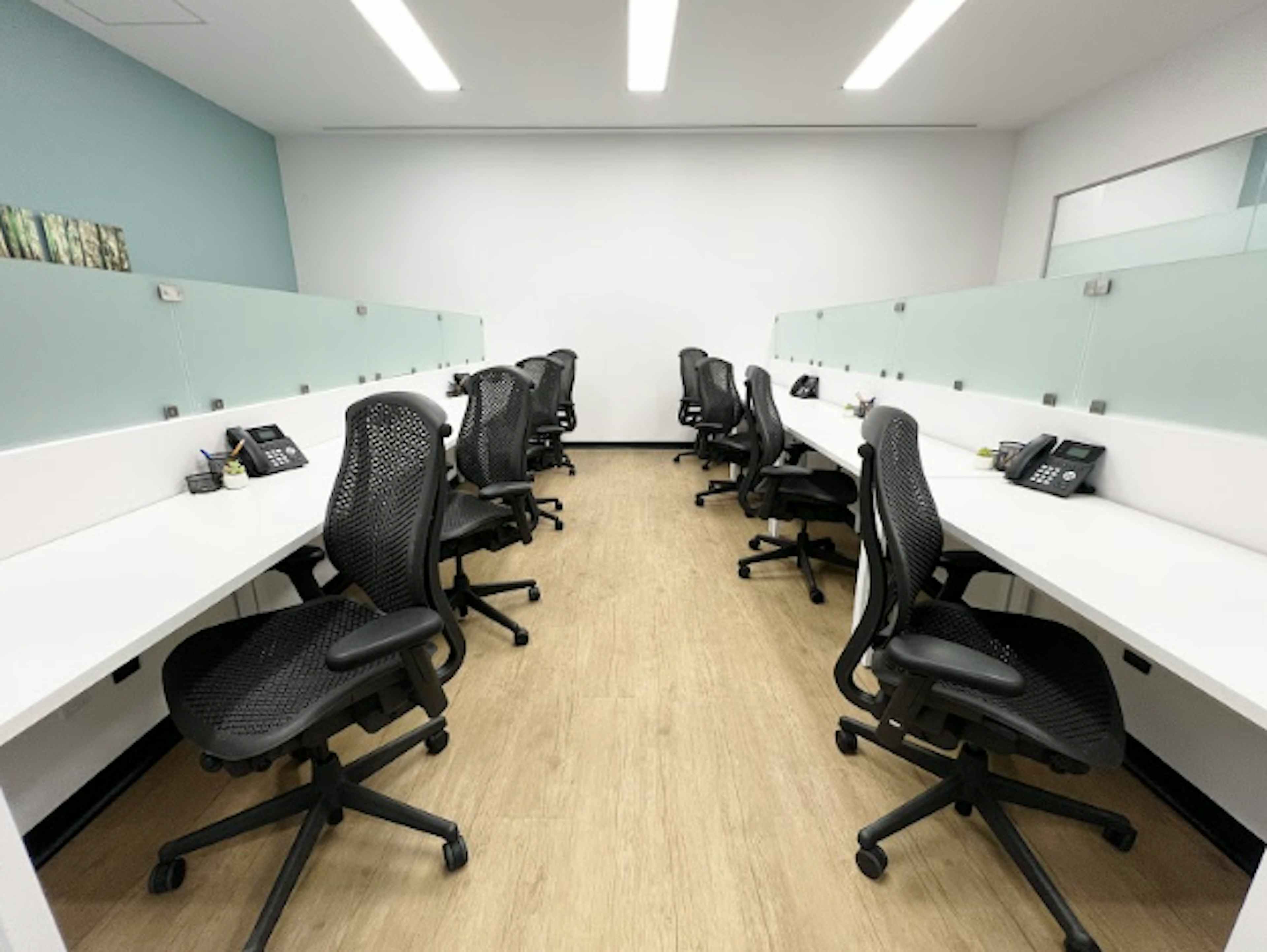 Oficina De 16 Personas