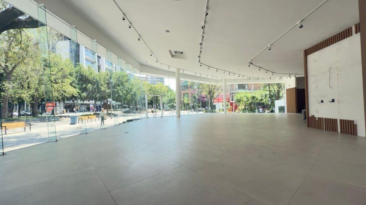 Local Comercial Spot2