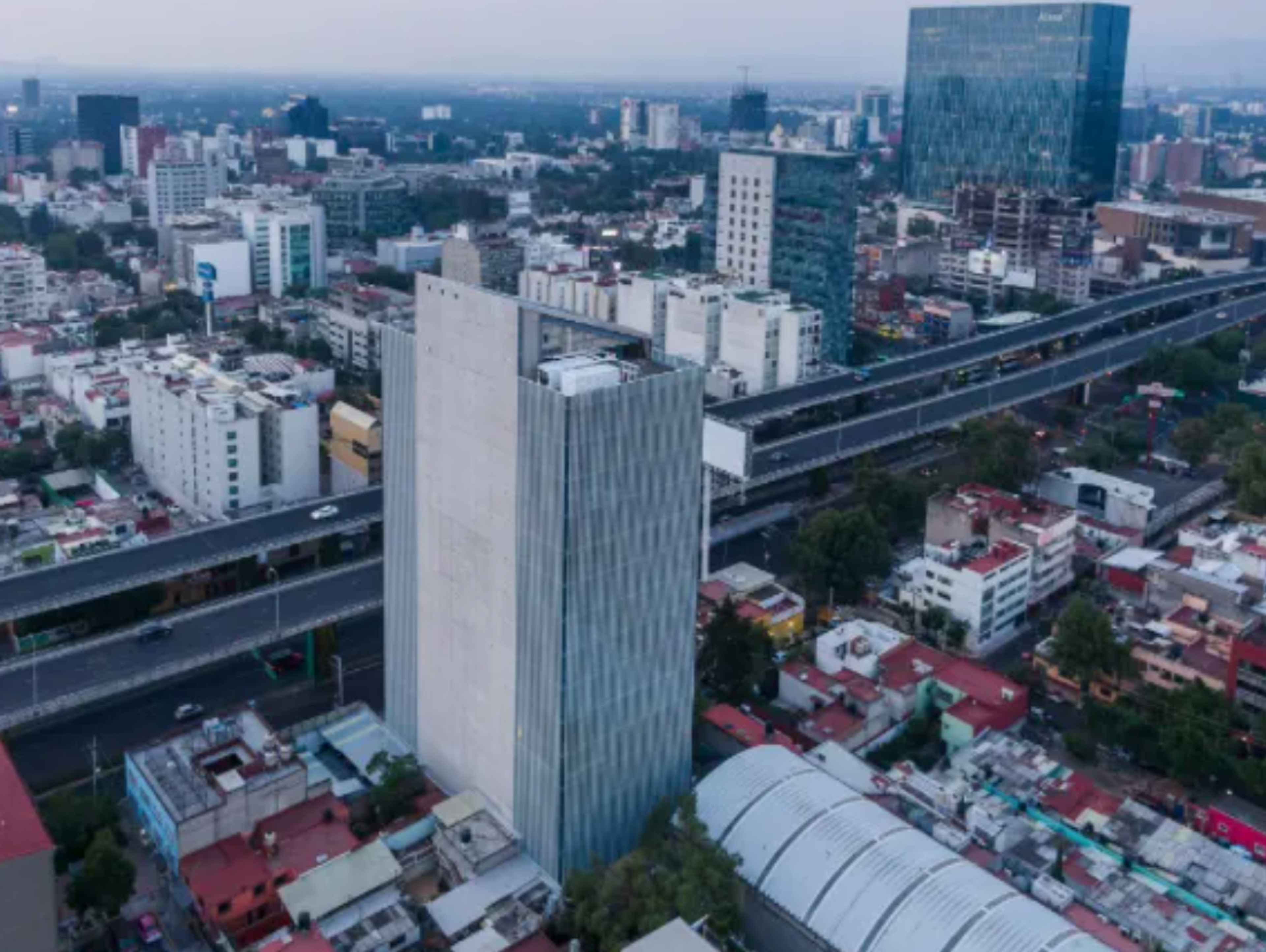 Avenida Paseo De Las Palmas