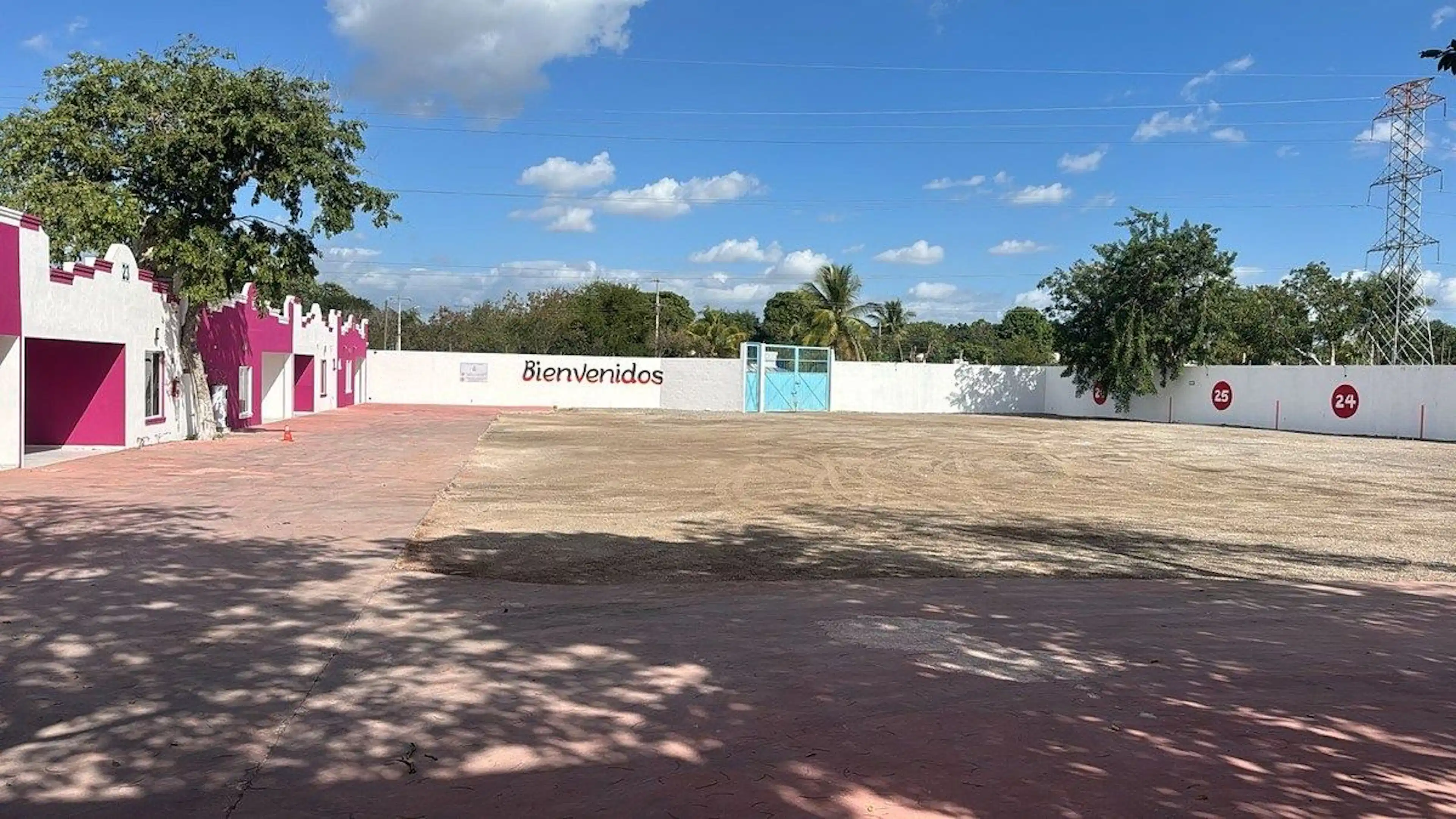 Terreno en Renta a 100 mts de Periférico Ideal para Resguardo de Camiones