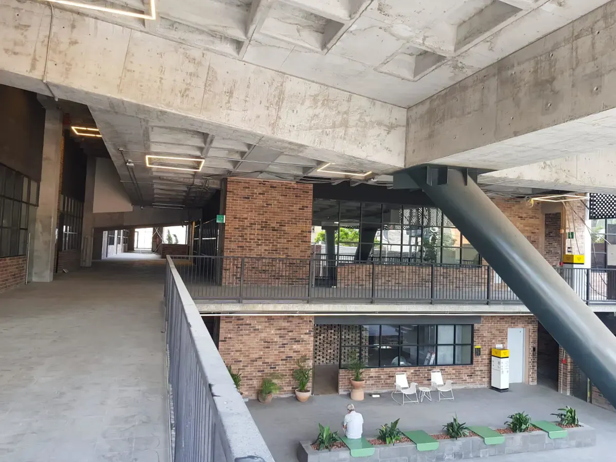 Local Comercial Spot2