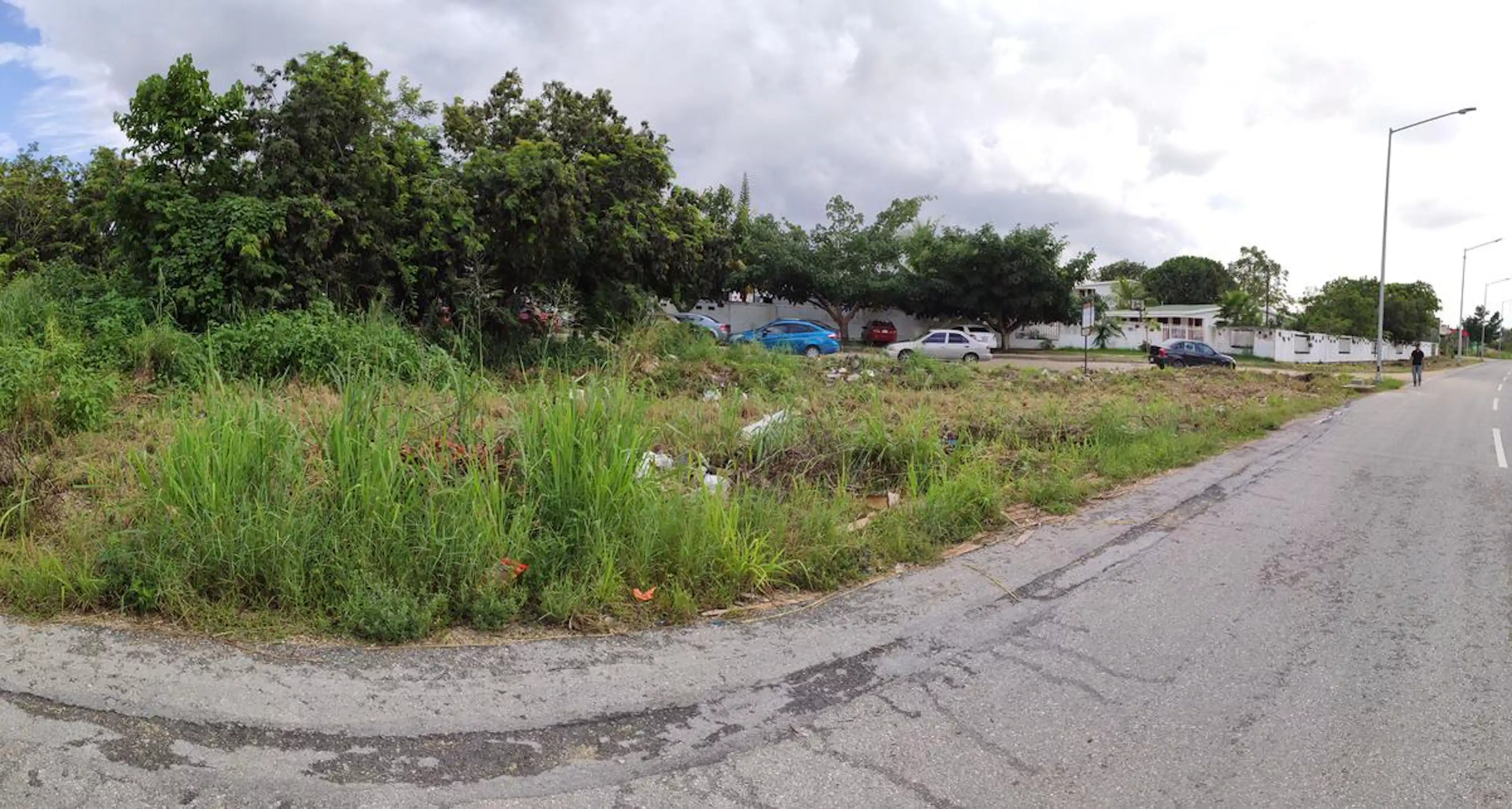 TERRENO EN VENTA 2,456 M2 EN PLAYA DEL CARMEN ESCRITURADO