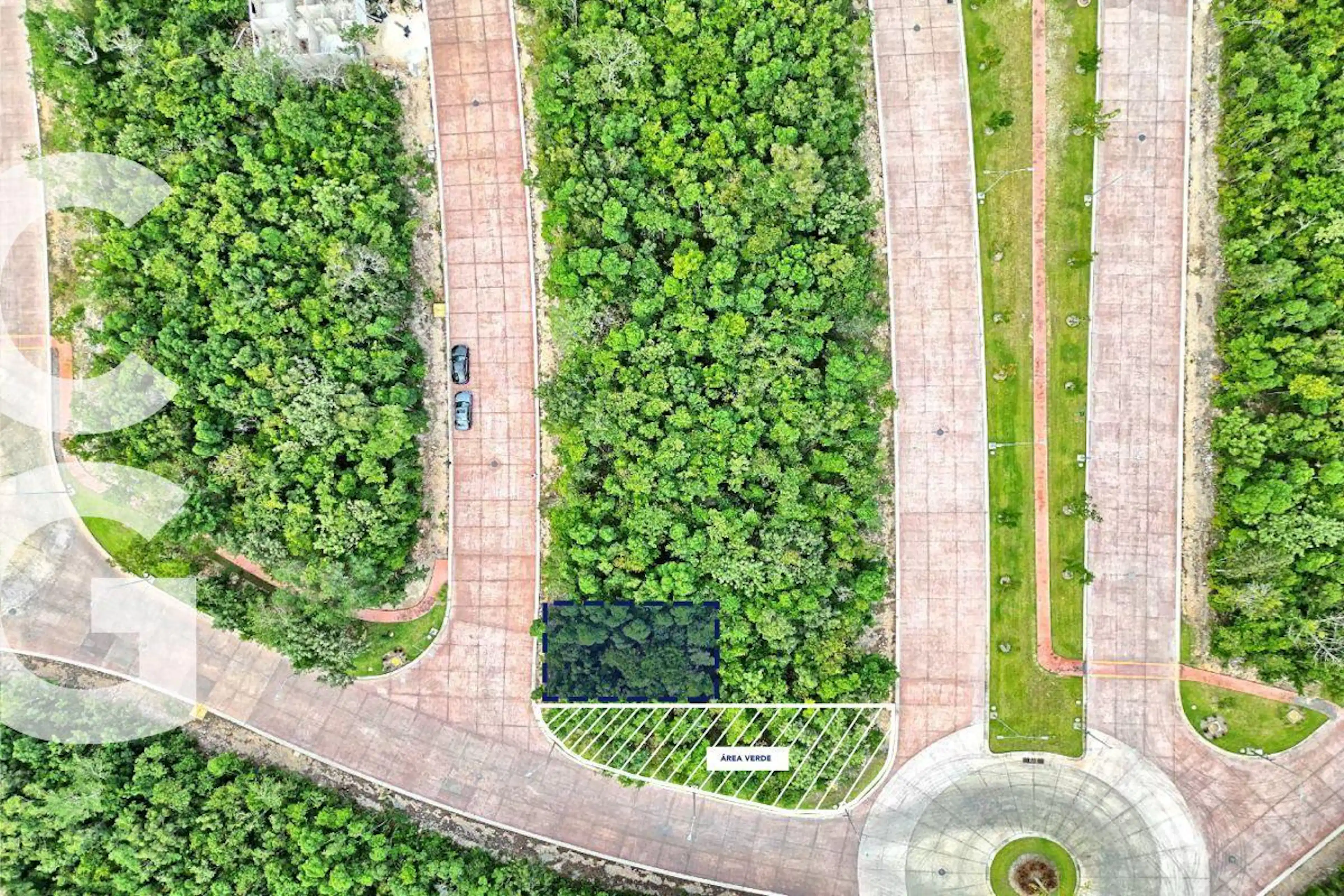 Terreno en Venta en Cancun en Residencial Altai con Excelentes Amenidades