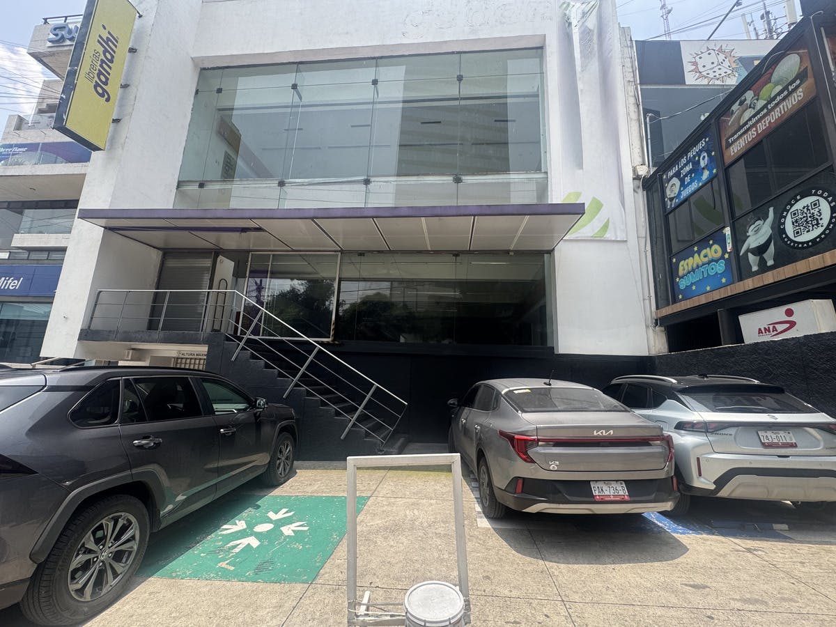 Local Comercial Spot2