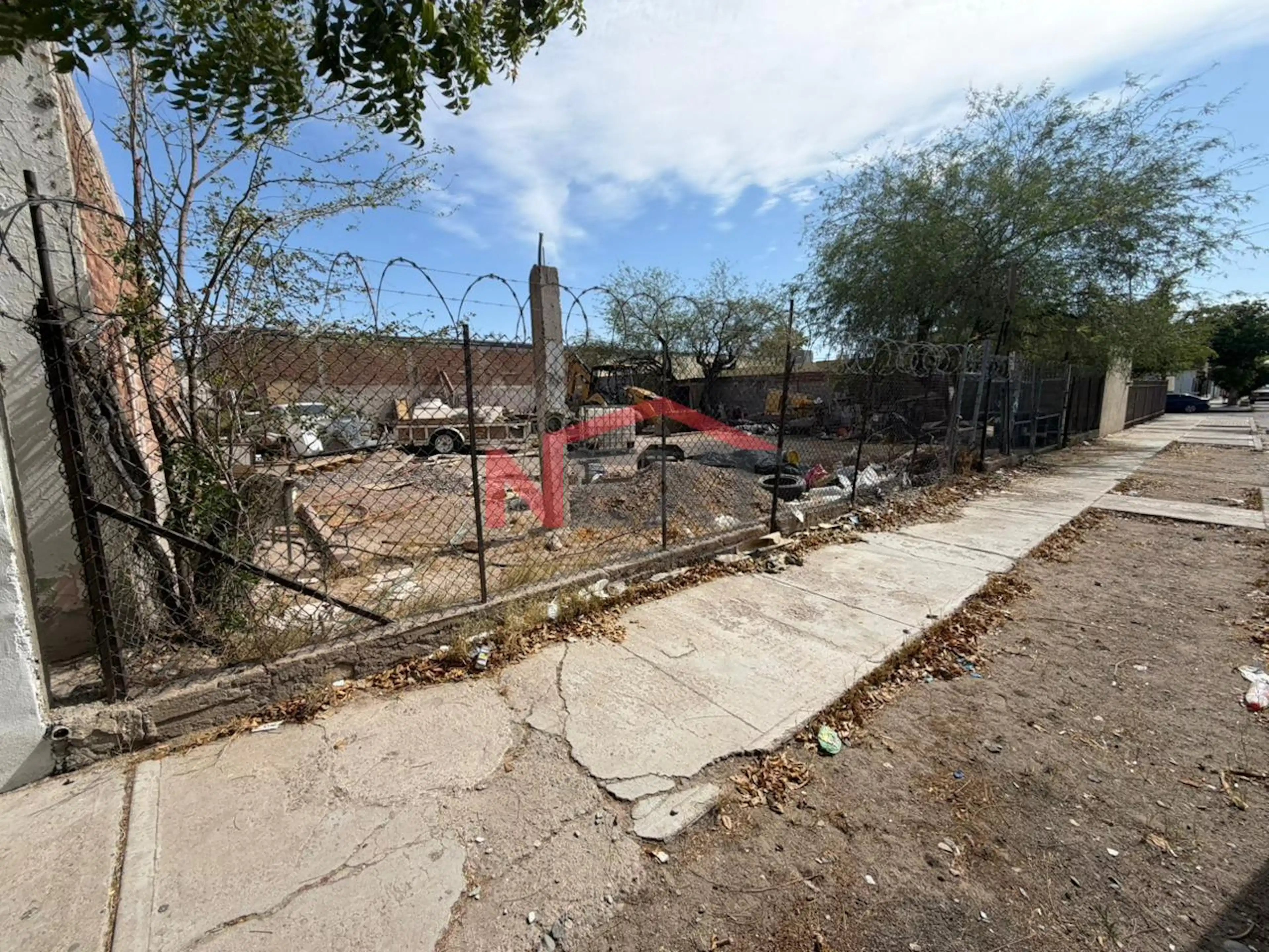 TERRENO EN VENTA EN COL. OLIVARES