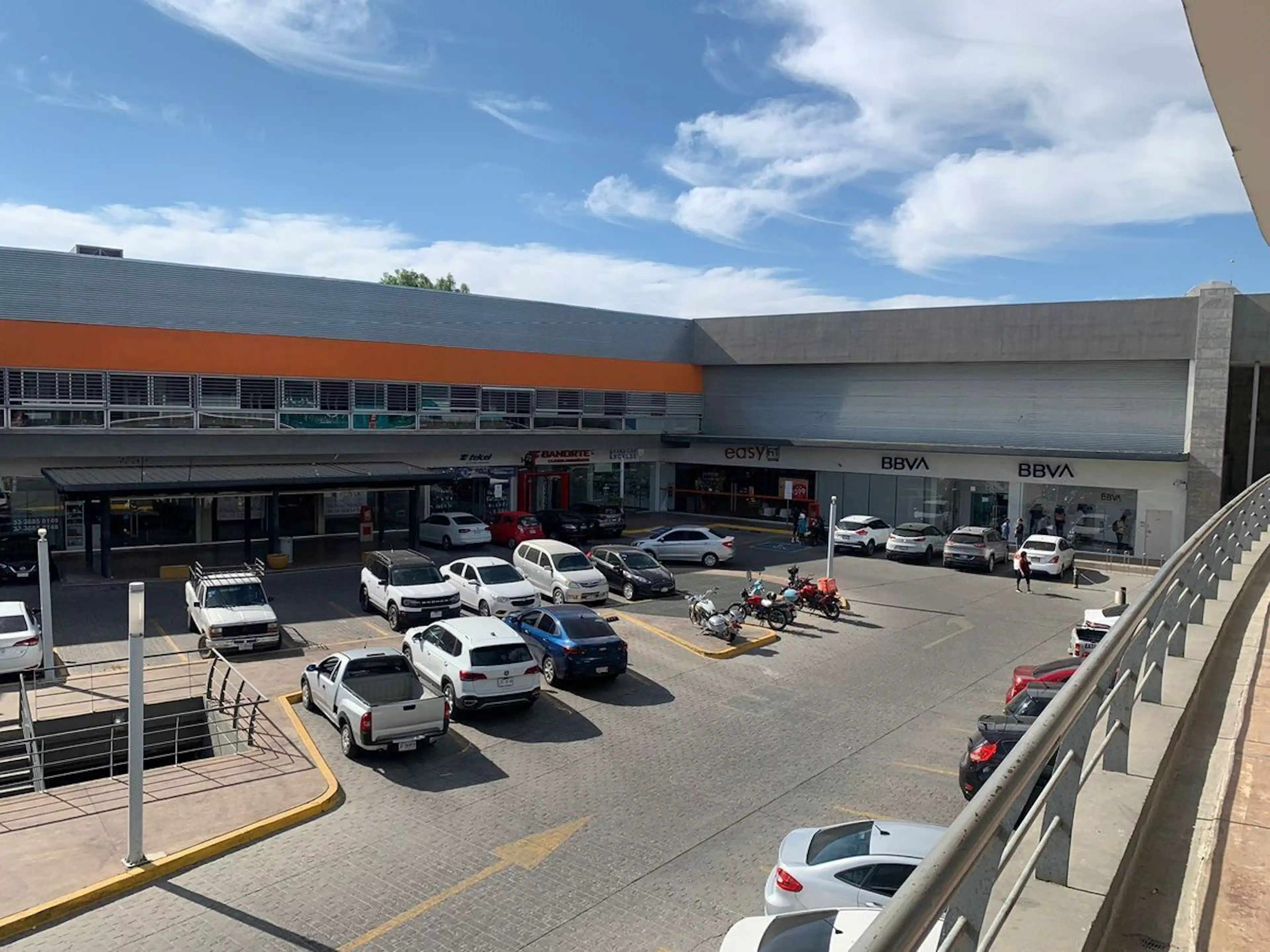 LOCAL EN RENTA EN PLAZA ALEIRA