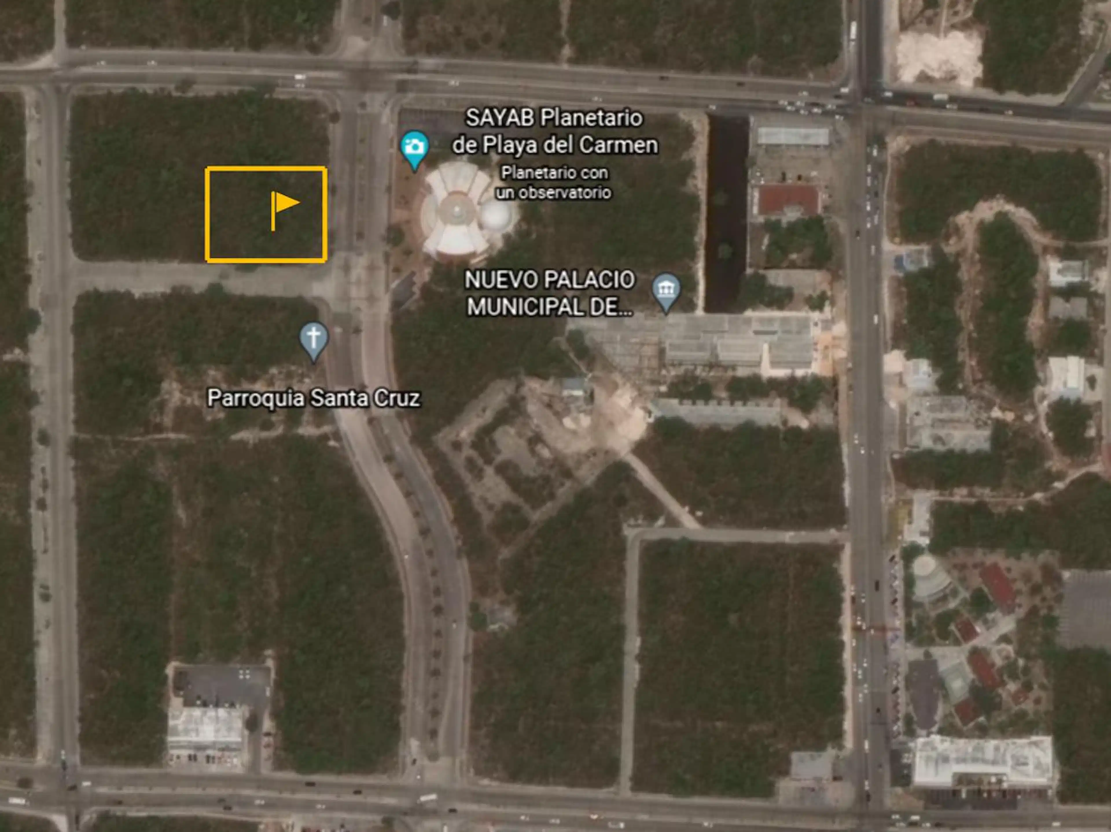 TERRENO USO MIXTO EN VENTA FRENTE AL PLANETARIO PLAYA DEL CARMEN P3710