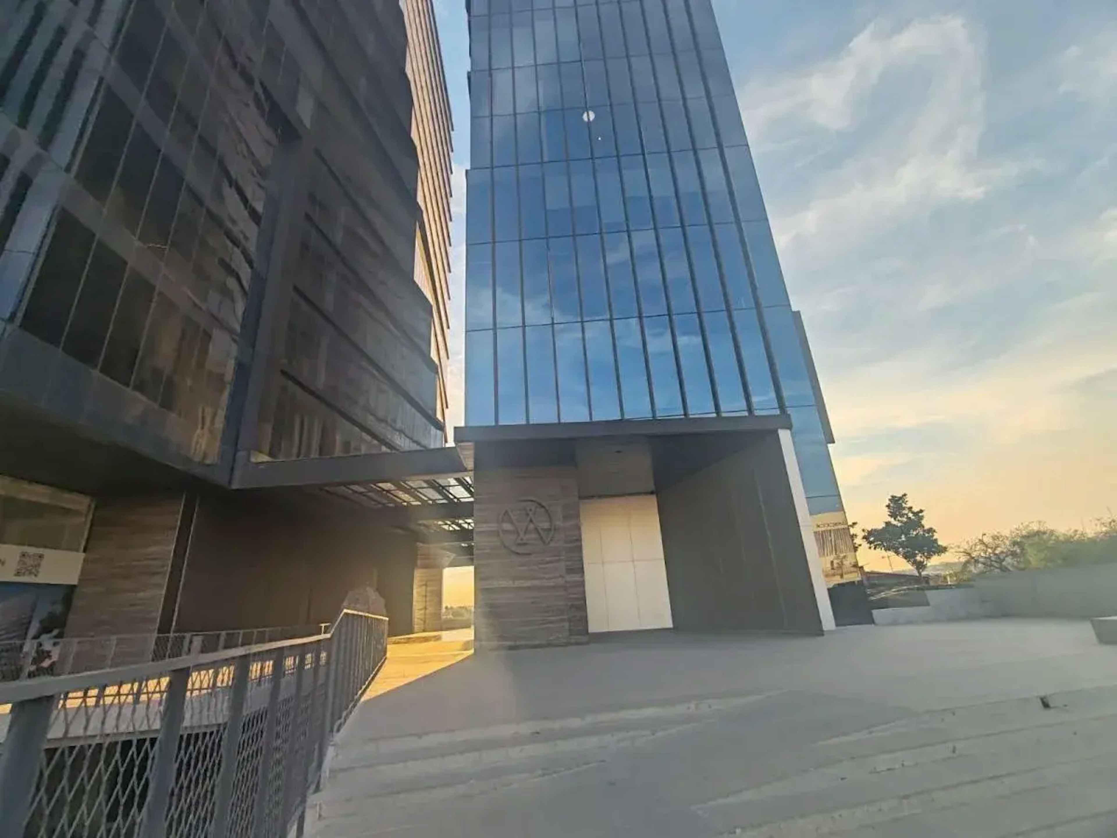 Paseo De La Republica 1