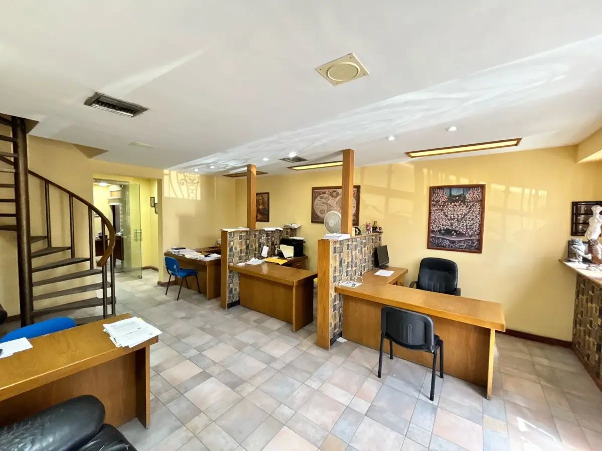 Local Comercial Spot2