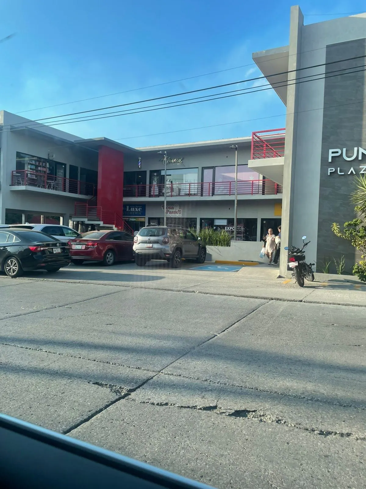 Local Comercial Spot2