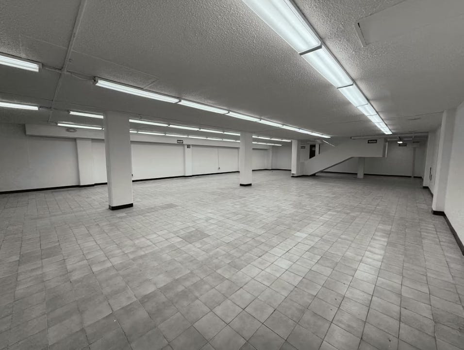 Local Comercial Spot2