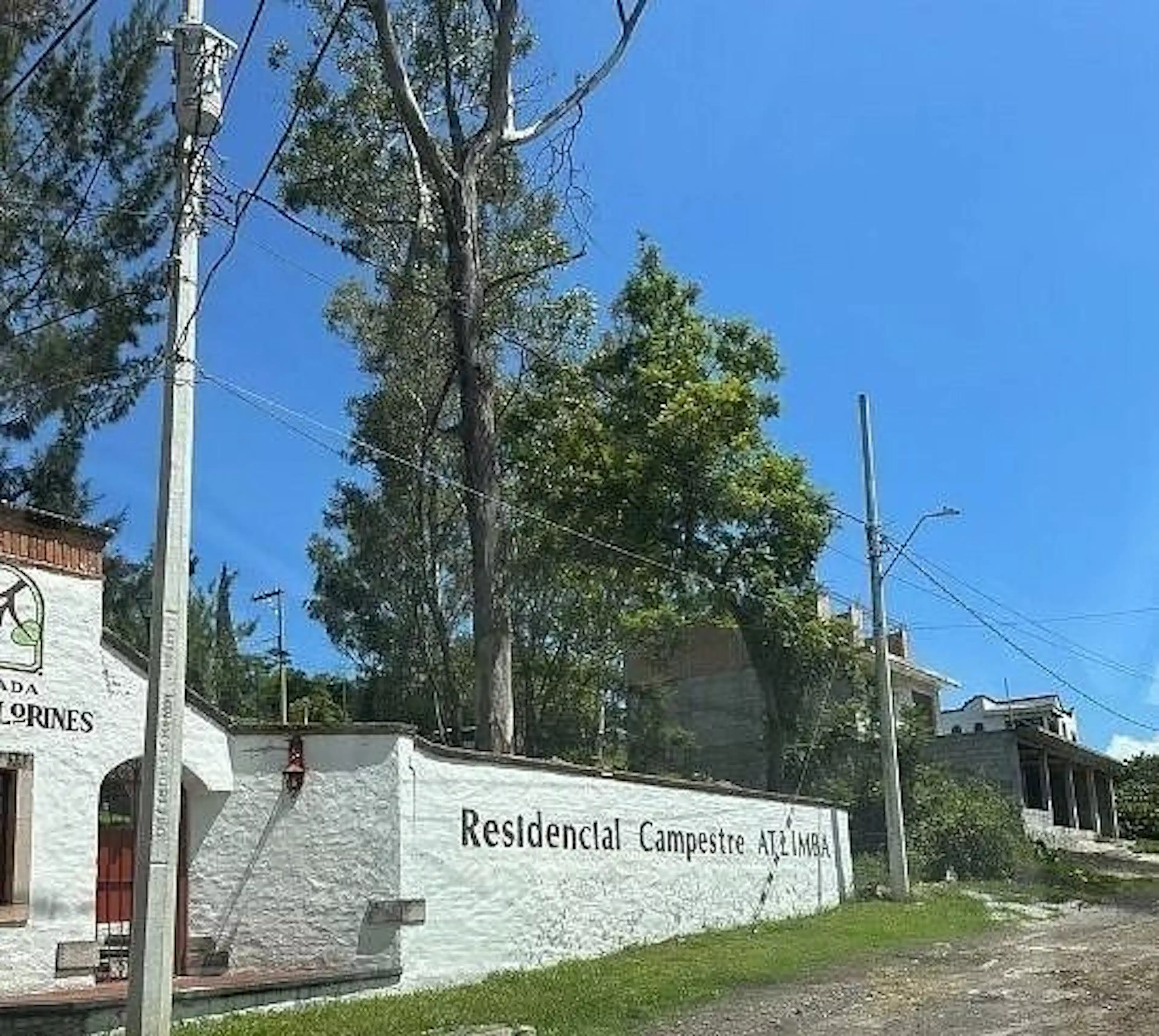 Terreno En Atzimba: 593 M²