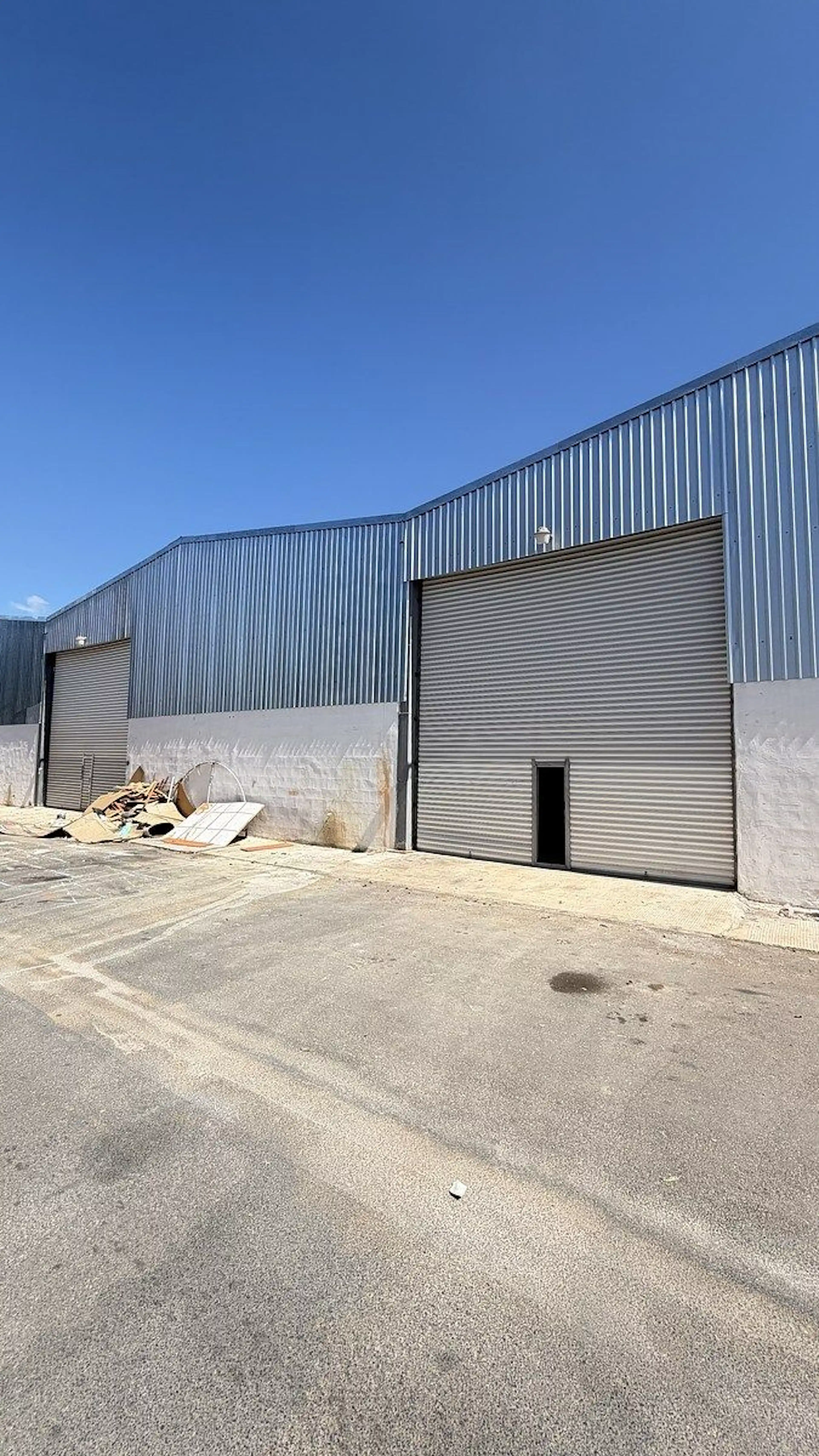 BODEGA EN CHICHI SUAREZ 330 M2