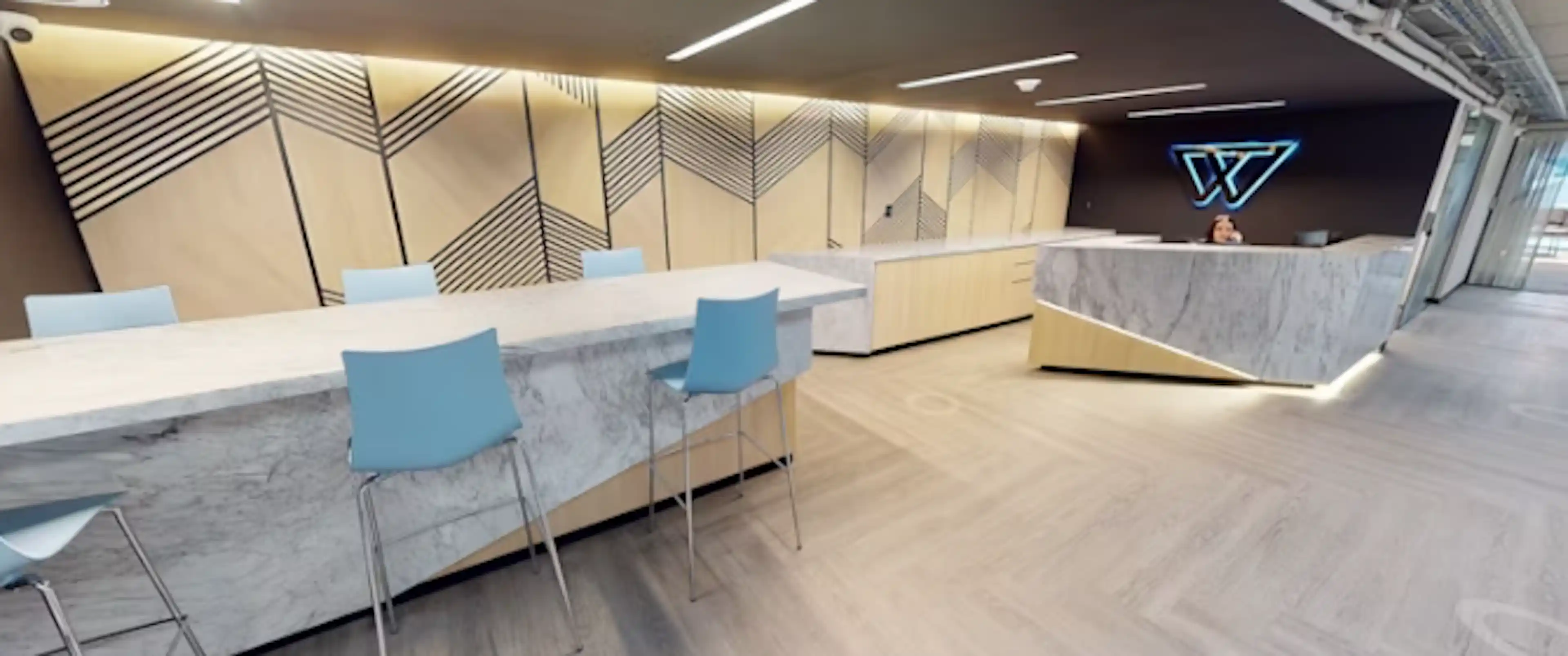 607 Aprox 9 Personas