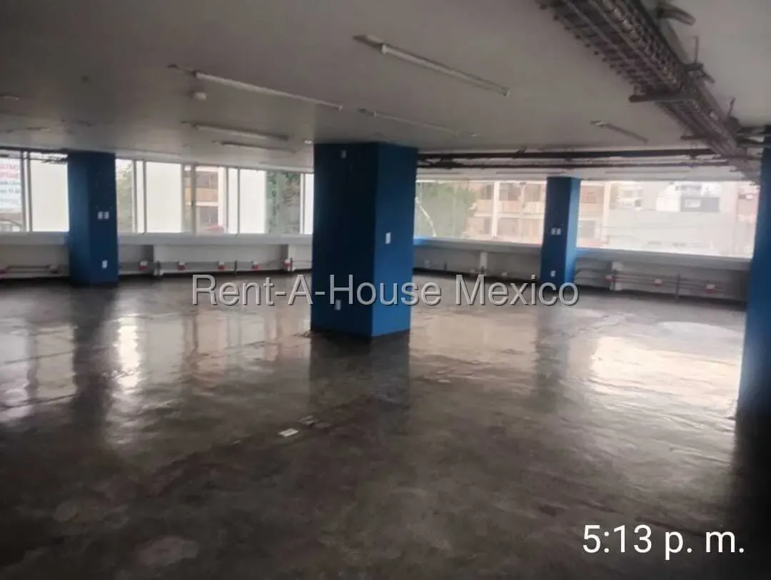 Local Comercial Spot2